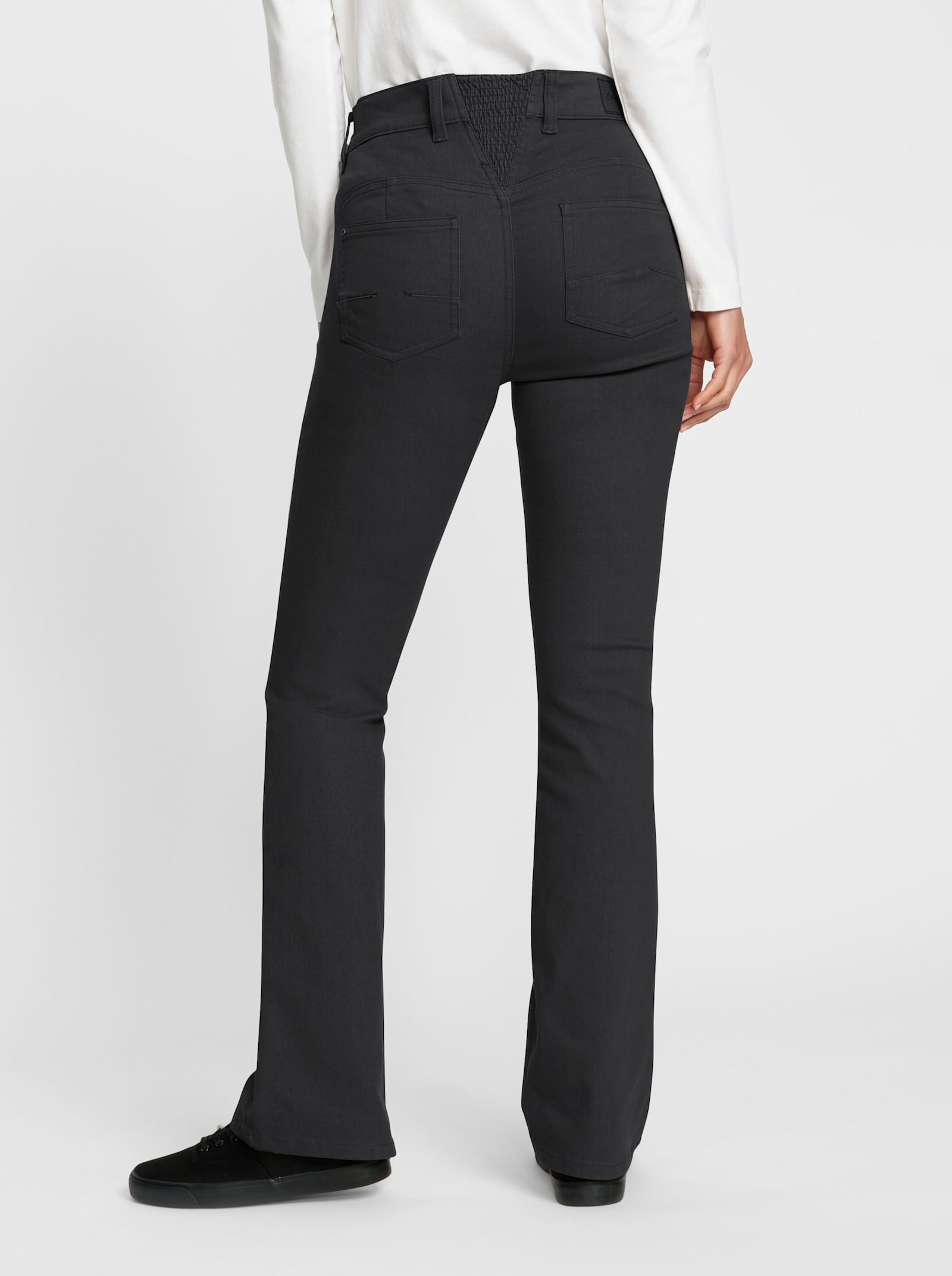 Bootcut-Jeans mit Push-up-Effekt - schwarz