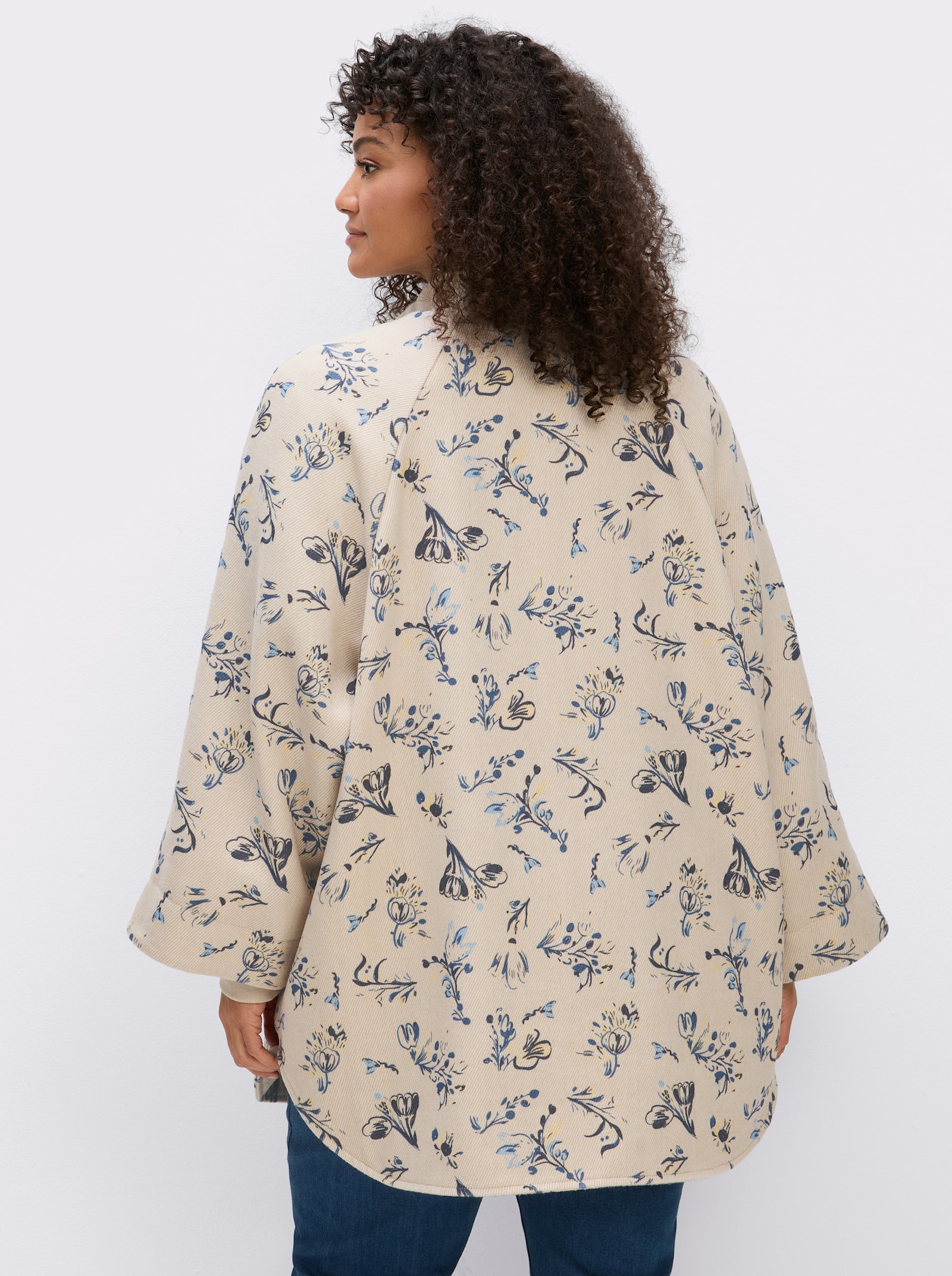 sheego Cape mit Blütenprint und Rippbündchen - champagner-rauchblau-gemustert