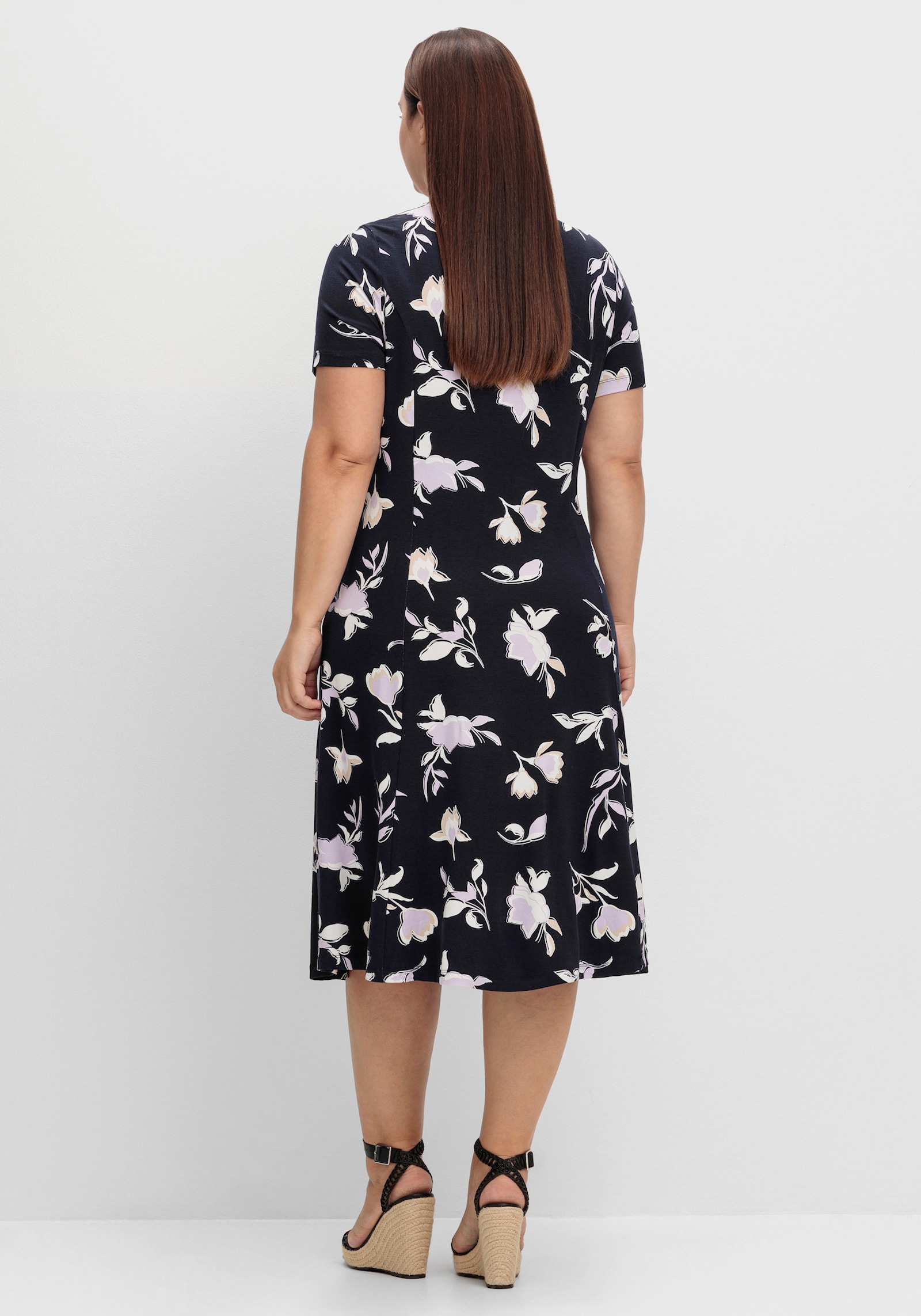 Jerseykleid in A-Form - marine-flieder-bedruckt