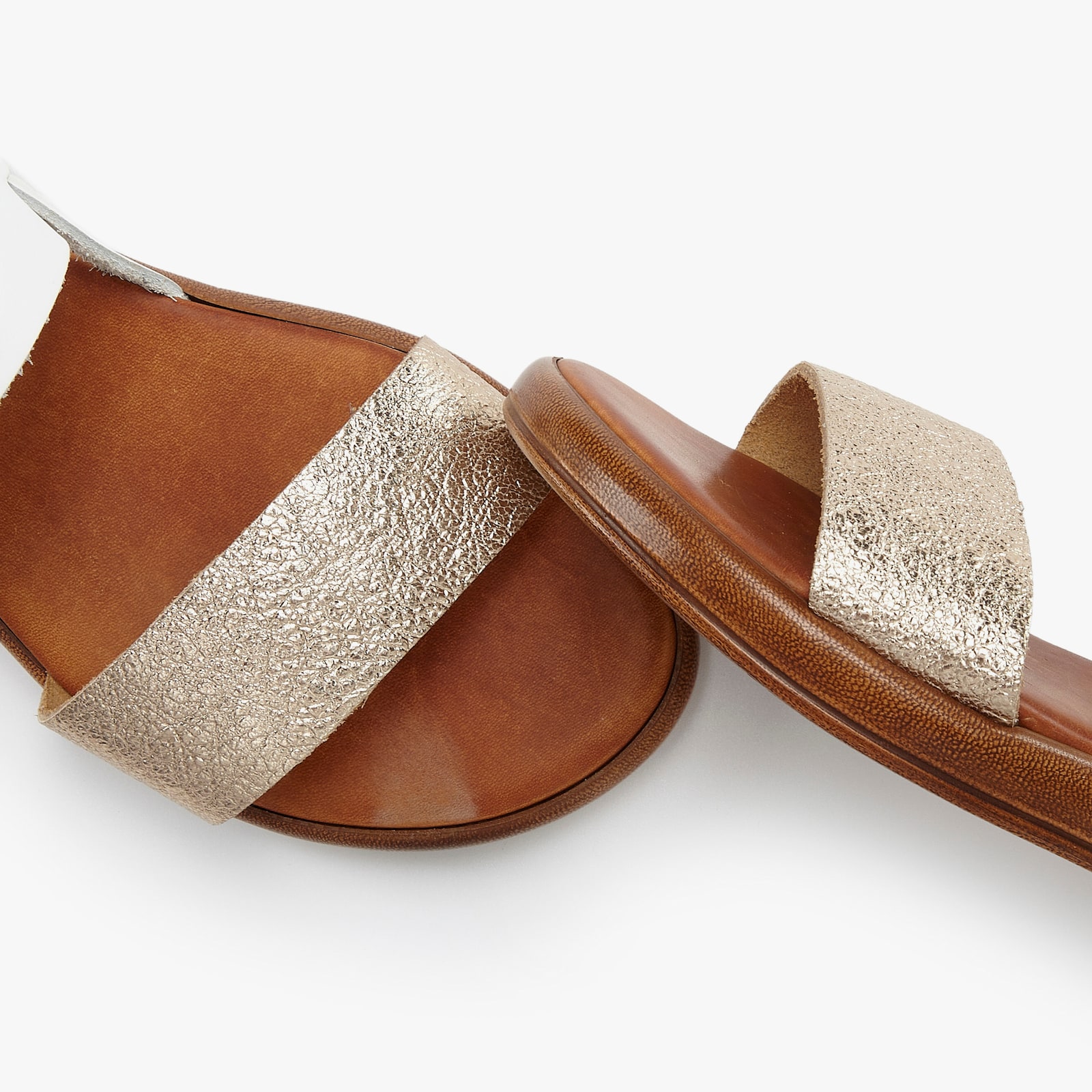 LASCANA Sandale - weiß/goldfarben