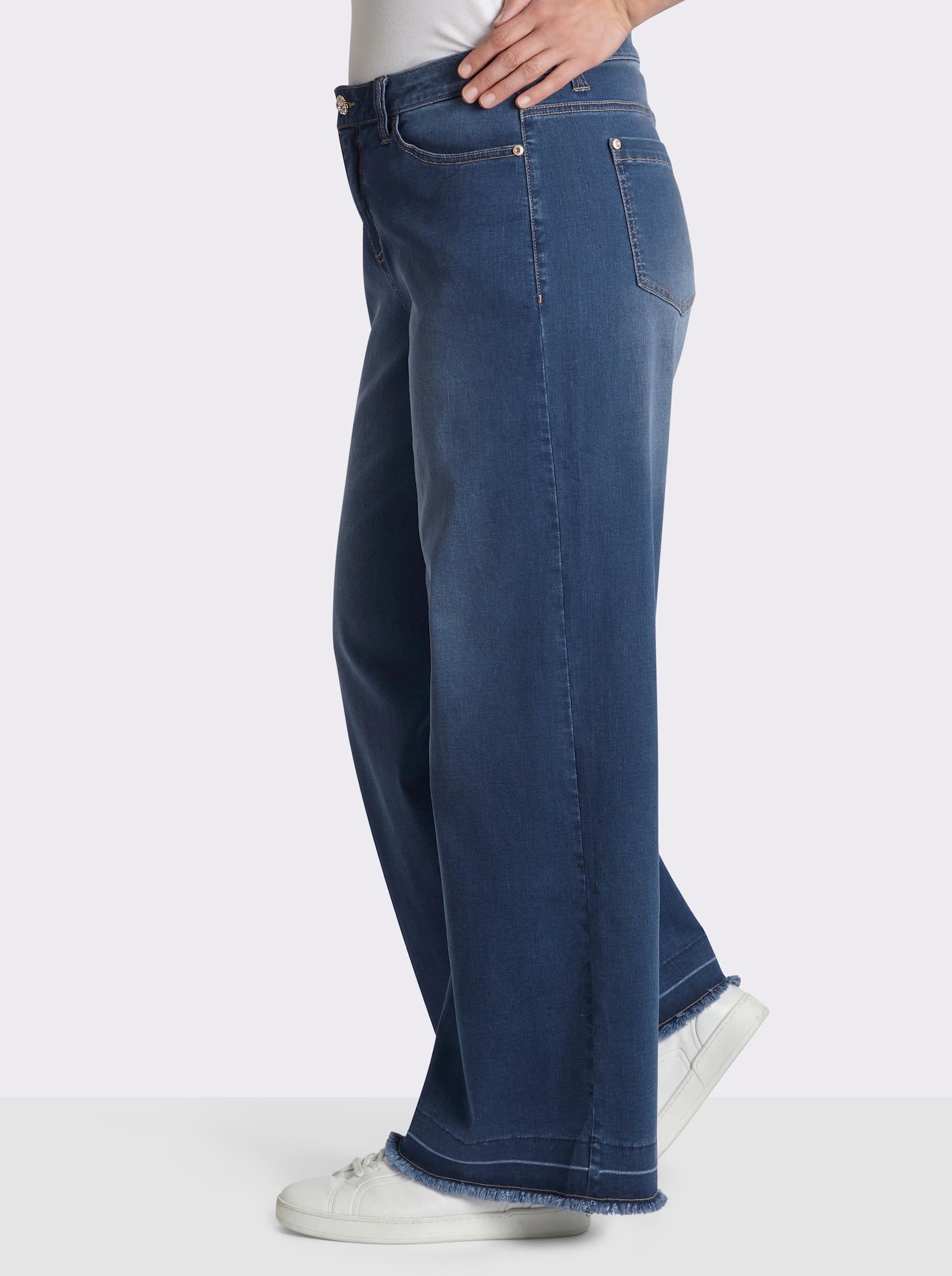 sheego Jeans mit weitem, ausgestelltem Bein - darkblue-stone-washed