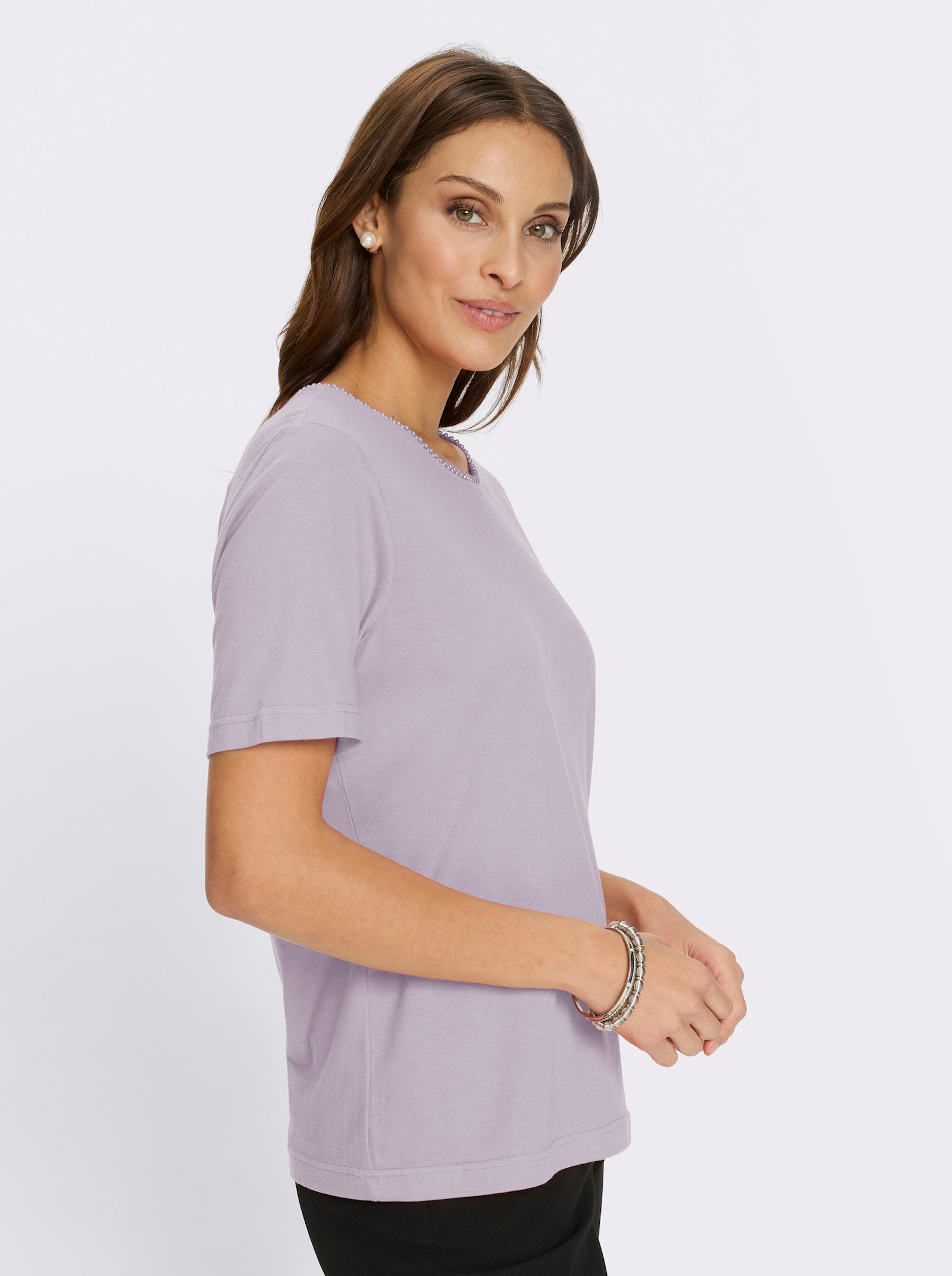 Kurzarmshirt mit Zierperlen - flieder