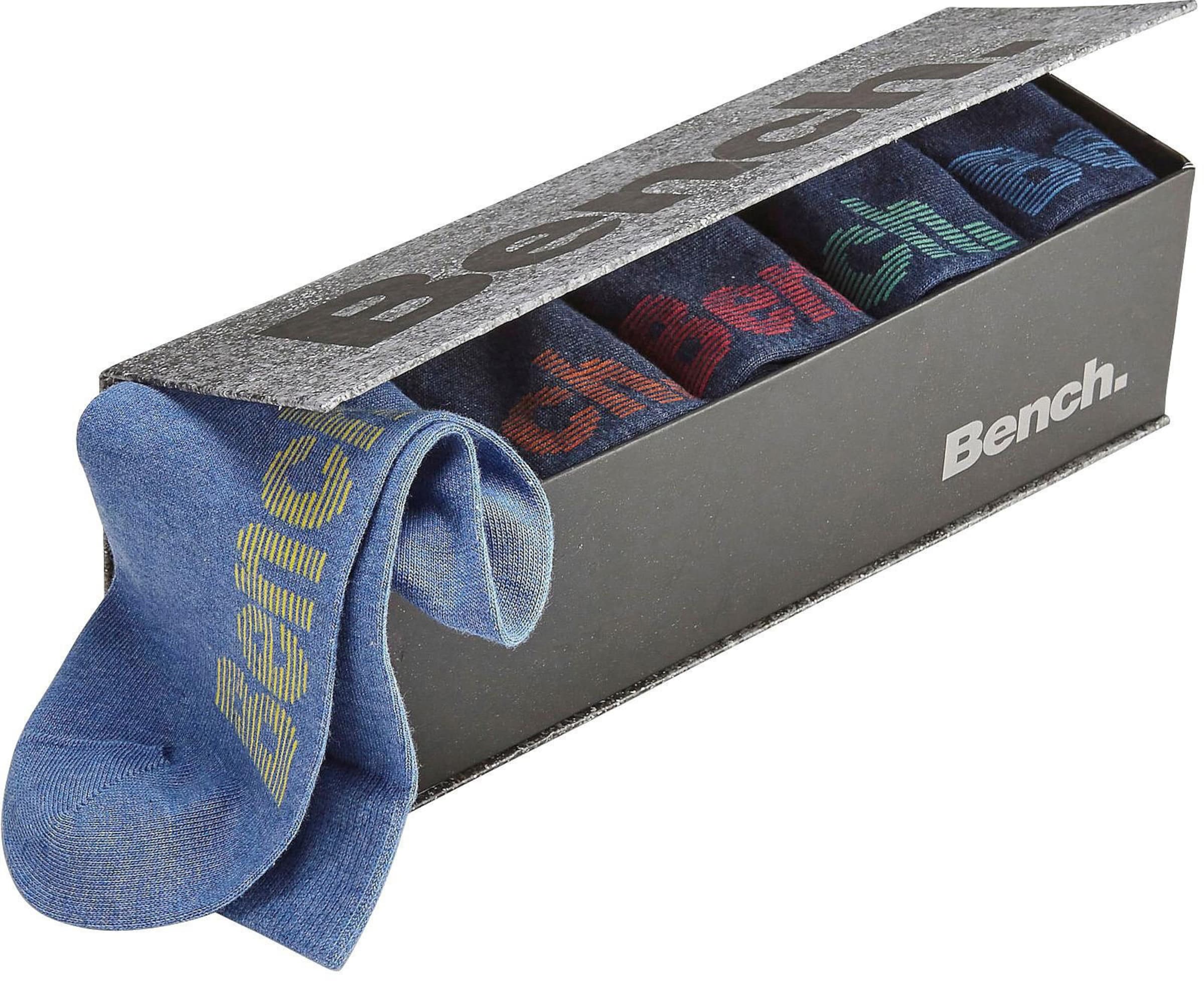Geschenkbox günstig Kaufen-Socken in jeans-meliert von Bench.. Socken in jeans-meliert von Bench. <![CDATA[6 Paar Unisex-Socken in der Geschenkbox. Das eingestrickte Logo in unterschiedlichen Farben erleichtert das Sortieren auch nach der Wäsche.]]>. 