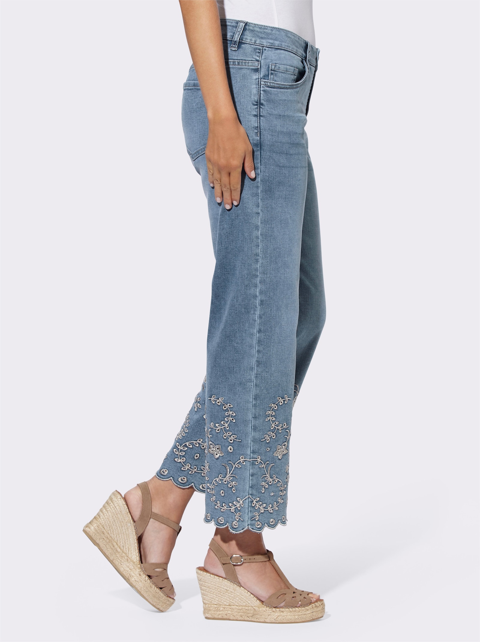 heine Gerade Jeans mit Lochstickerei - blue-bleached