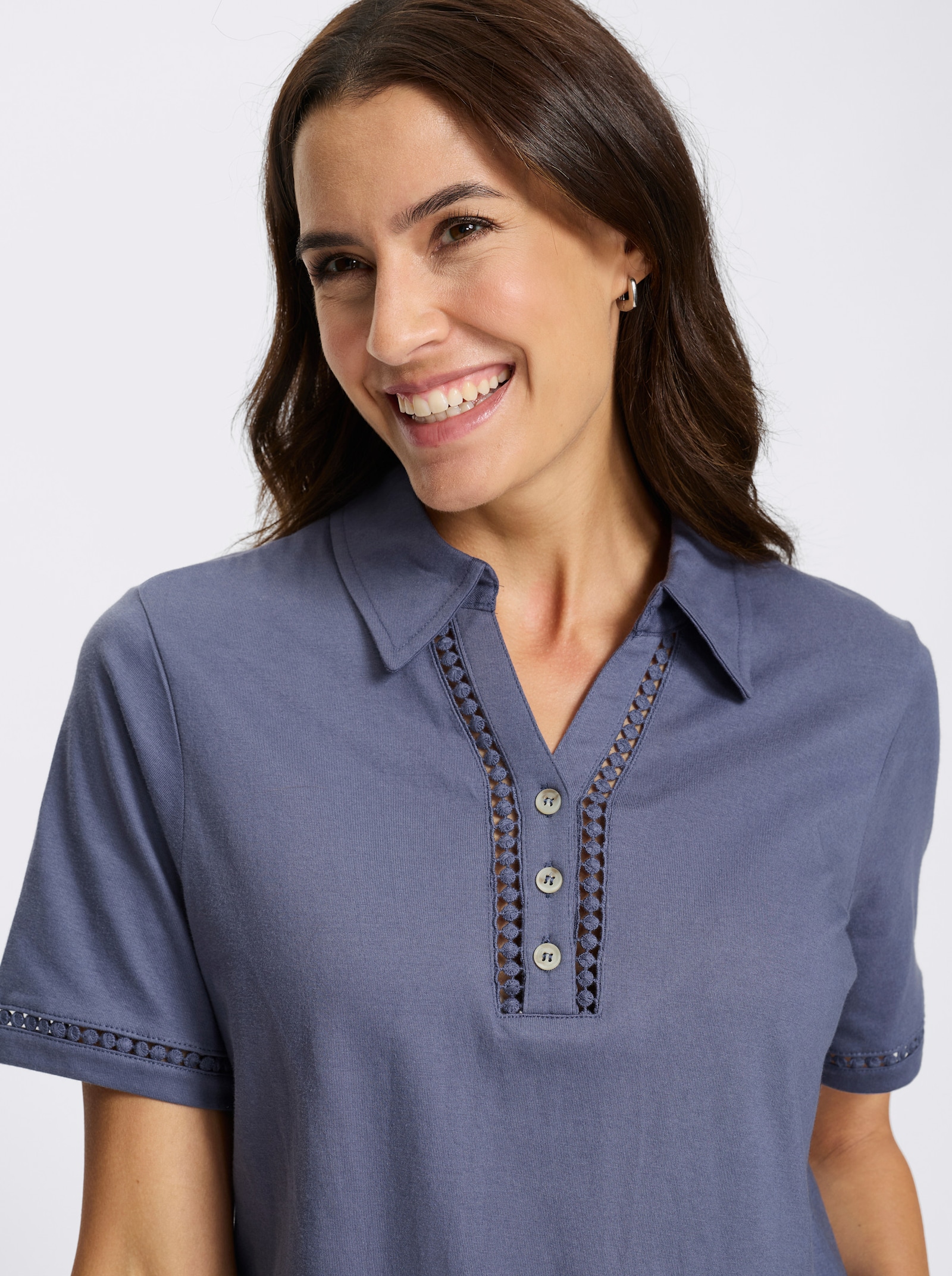 Poloshirt mit Knöpfen in Horn-Optik - rauchblau