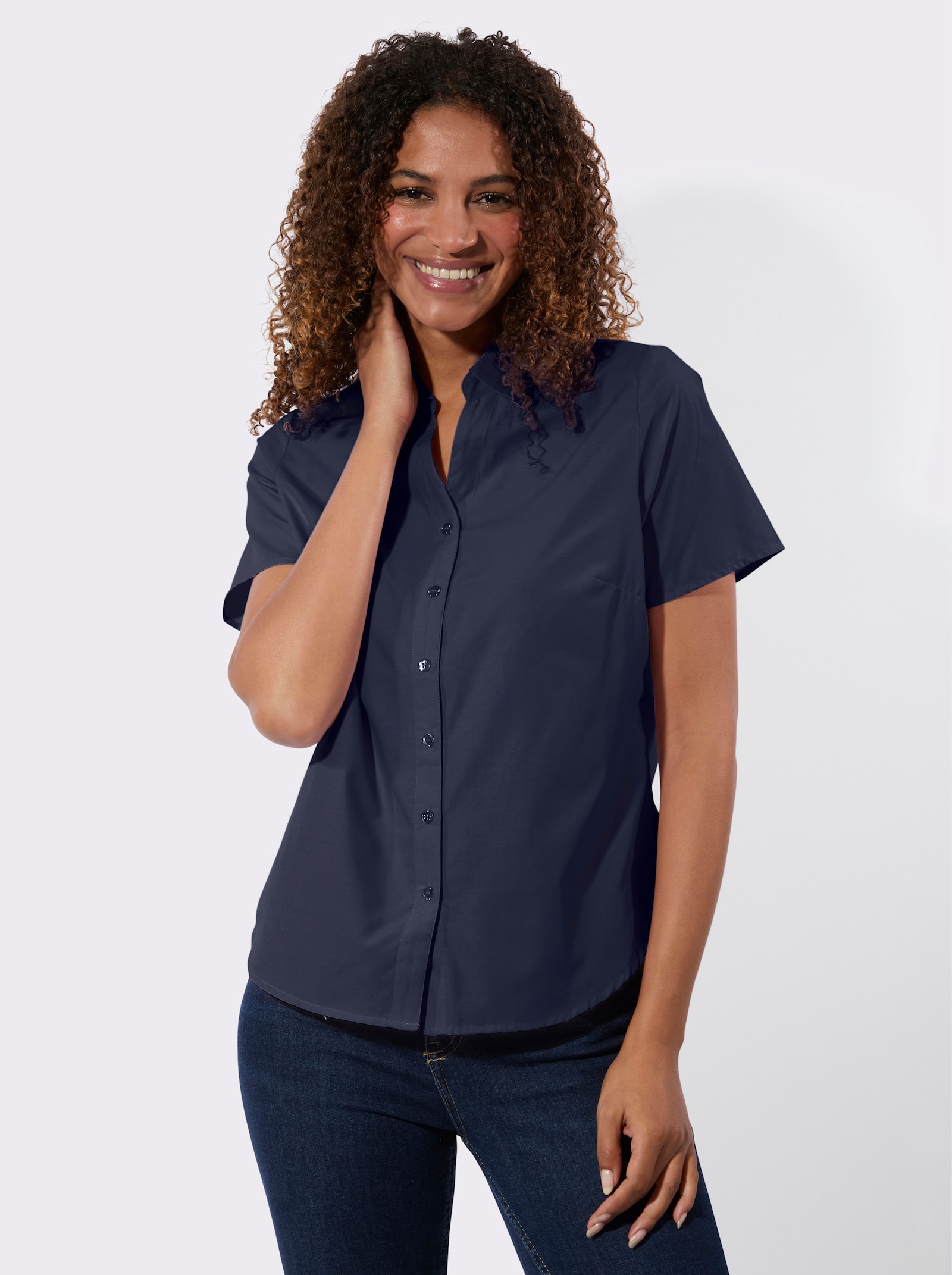 Blouse met korte mouwen en stolpplooi die voor wijdte zorgt - marine