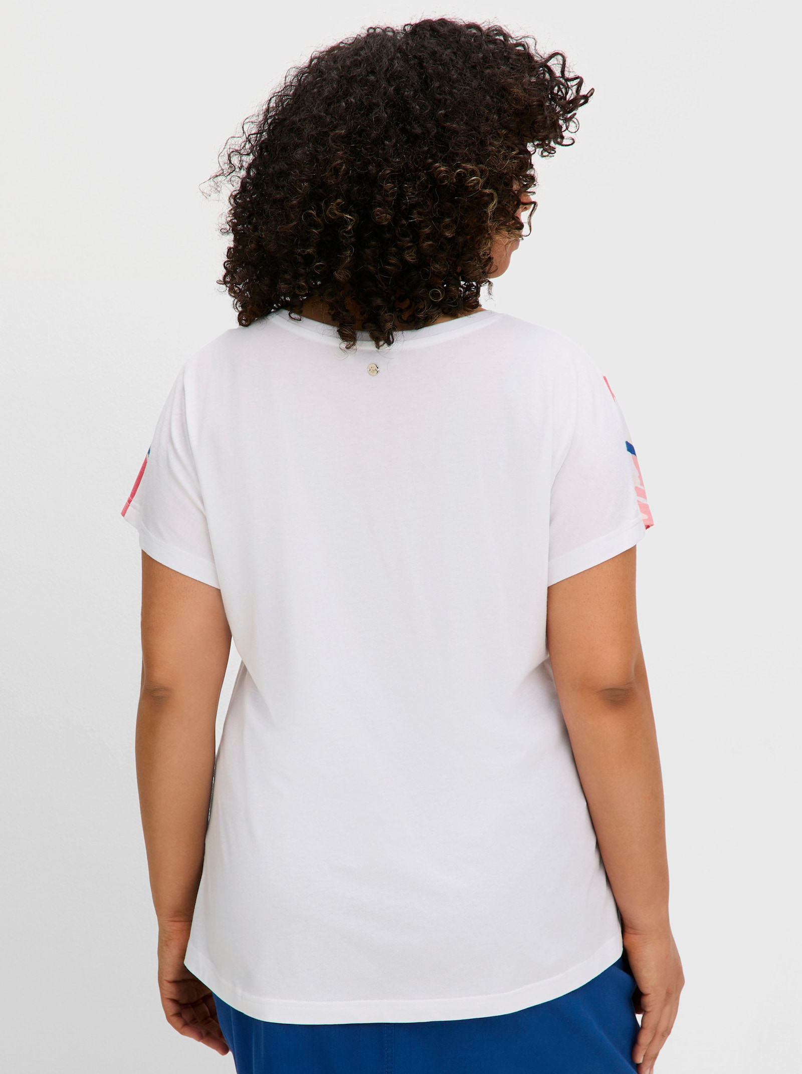 sheego Shirt mit weitem Rundhals und Blütenprint - ecru bedruckt