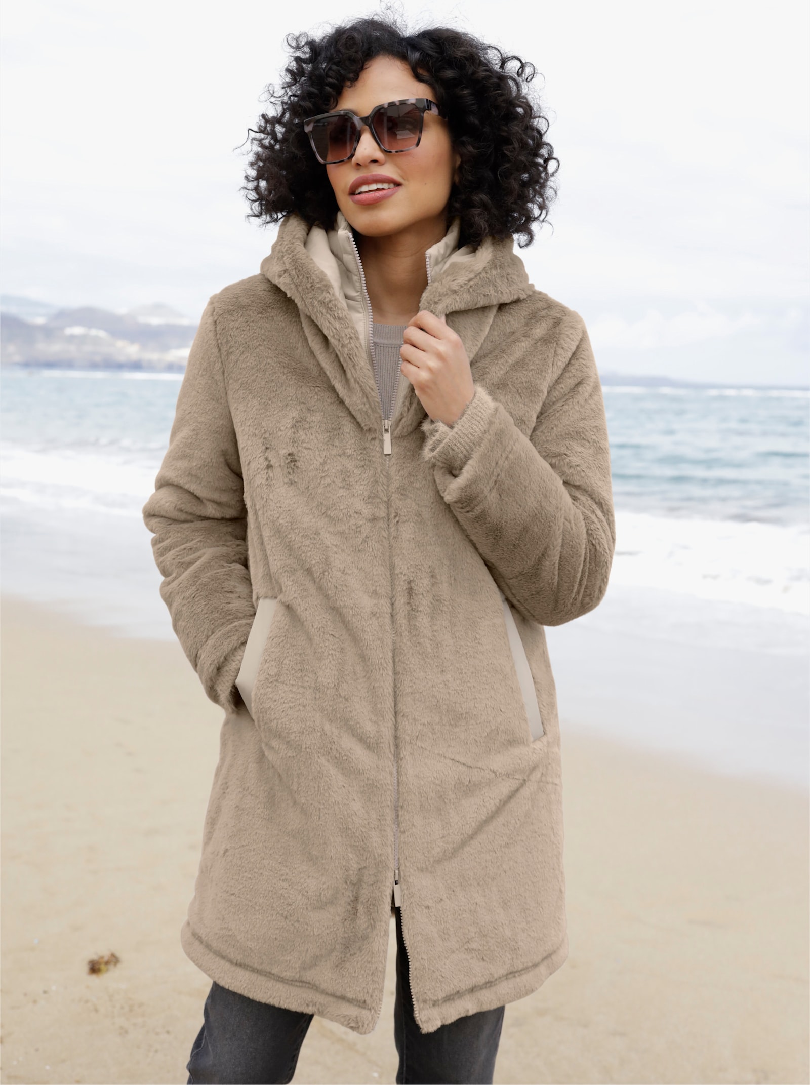 heine Manteau imitation fourrure à capuche - beige