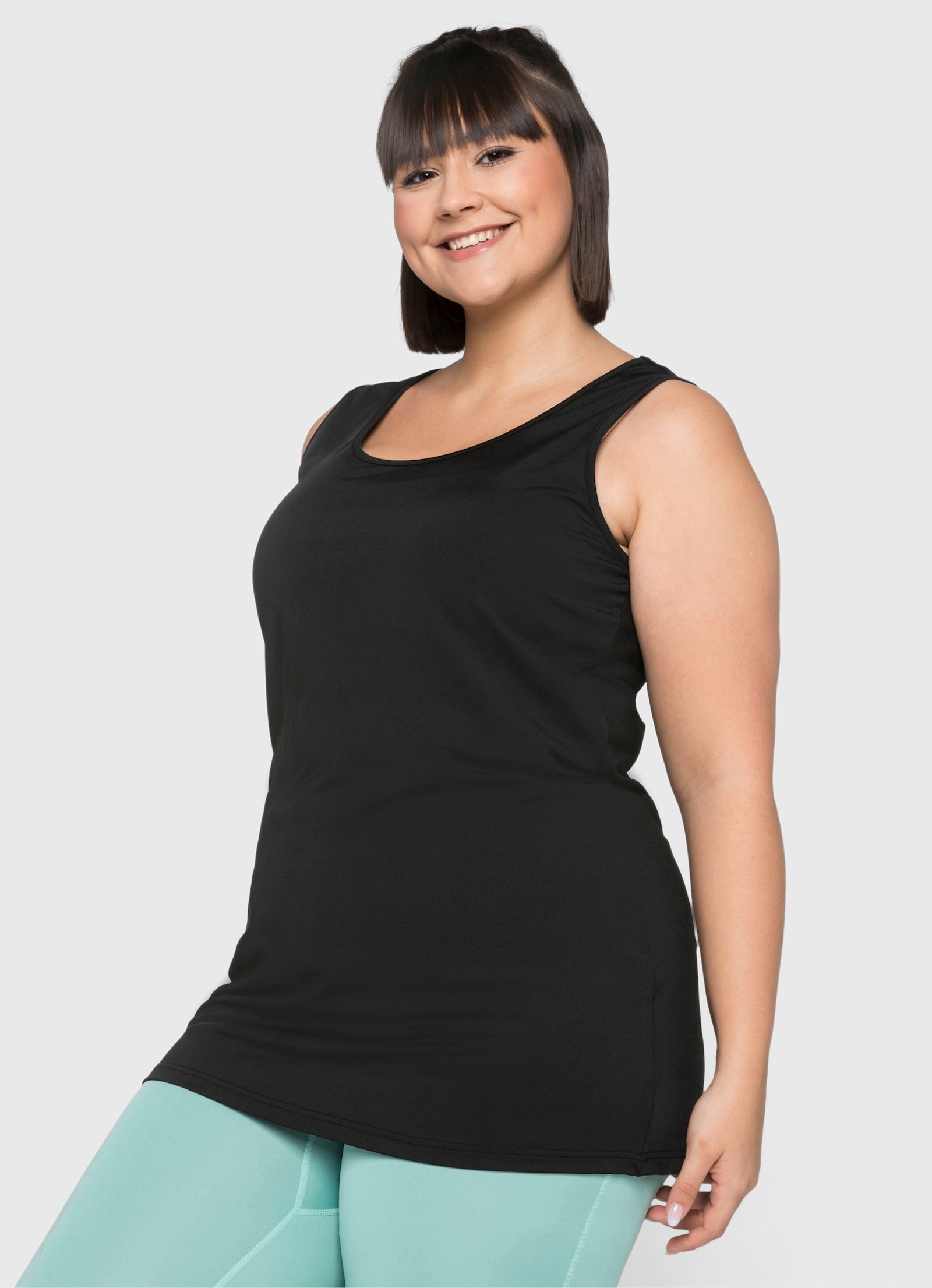 sheego Sporttop in smal model - zwart