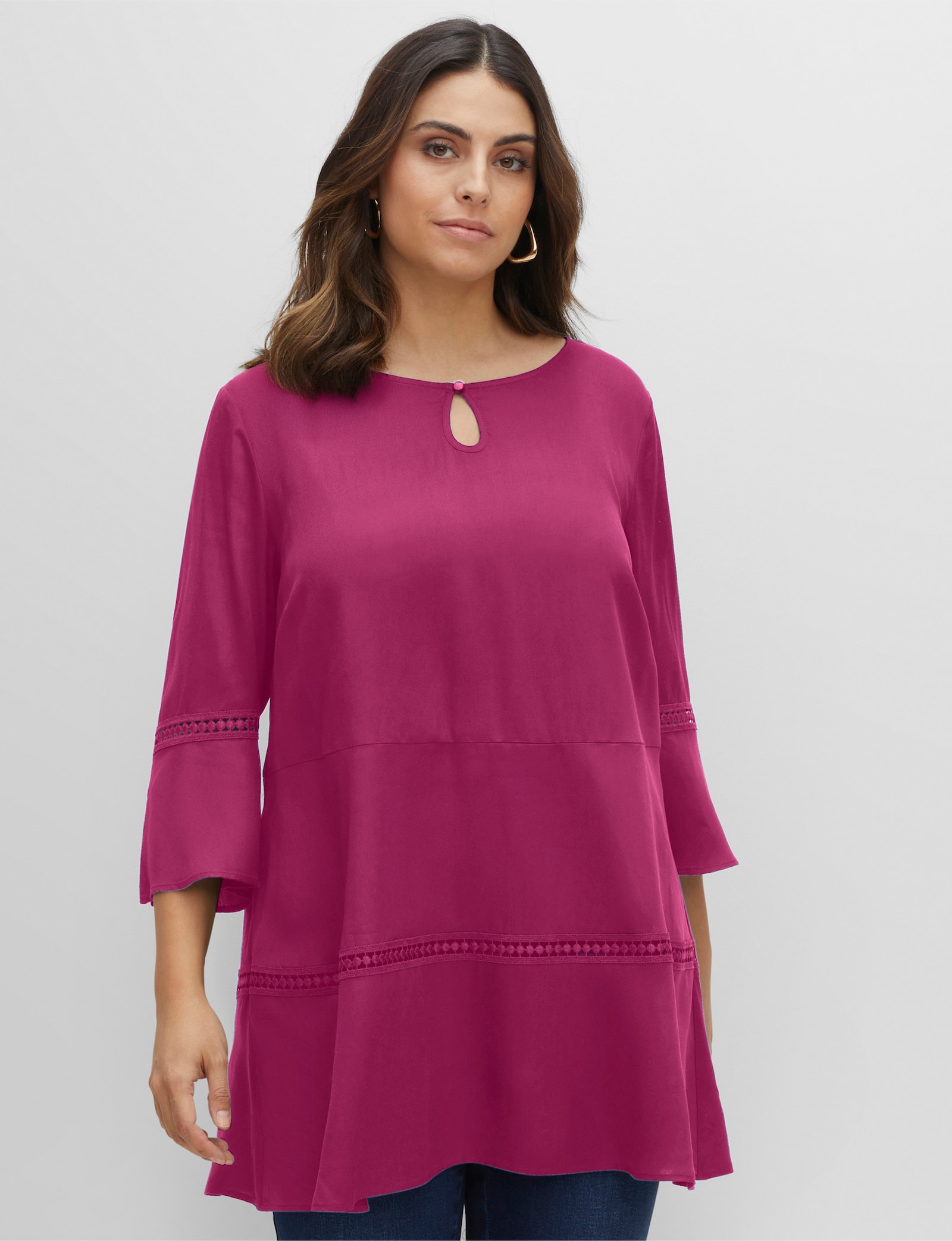 sheego Tunique évasée avec détails ajourés - magenta