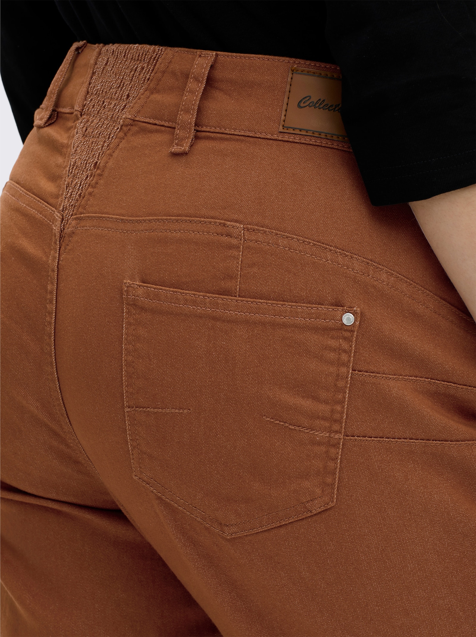 Bootcut-Jeans mit Push-up-Effekt - cognac