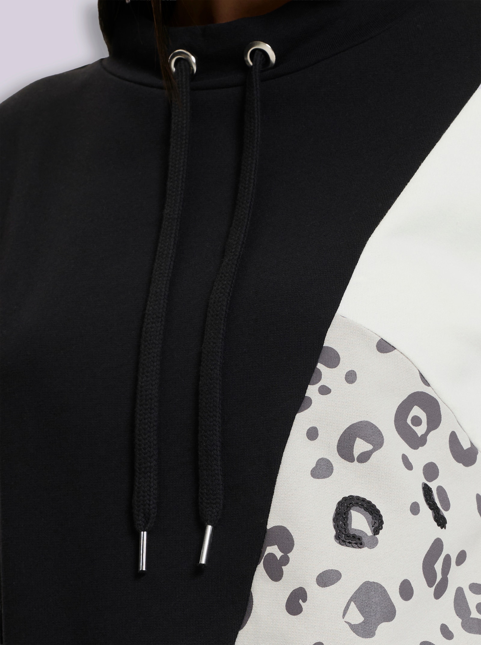 heine Sweatshirt mit Leo-Details - hellgrau-schwarz-bedruckt