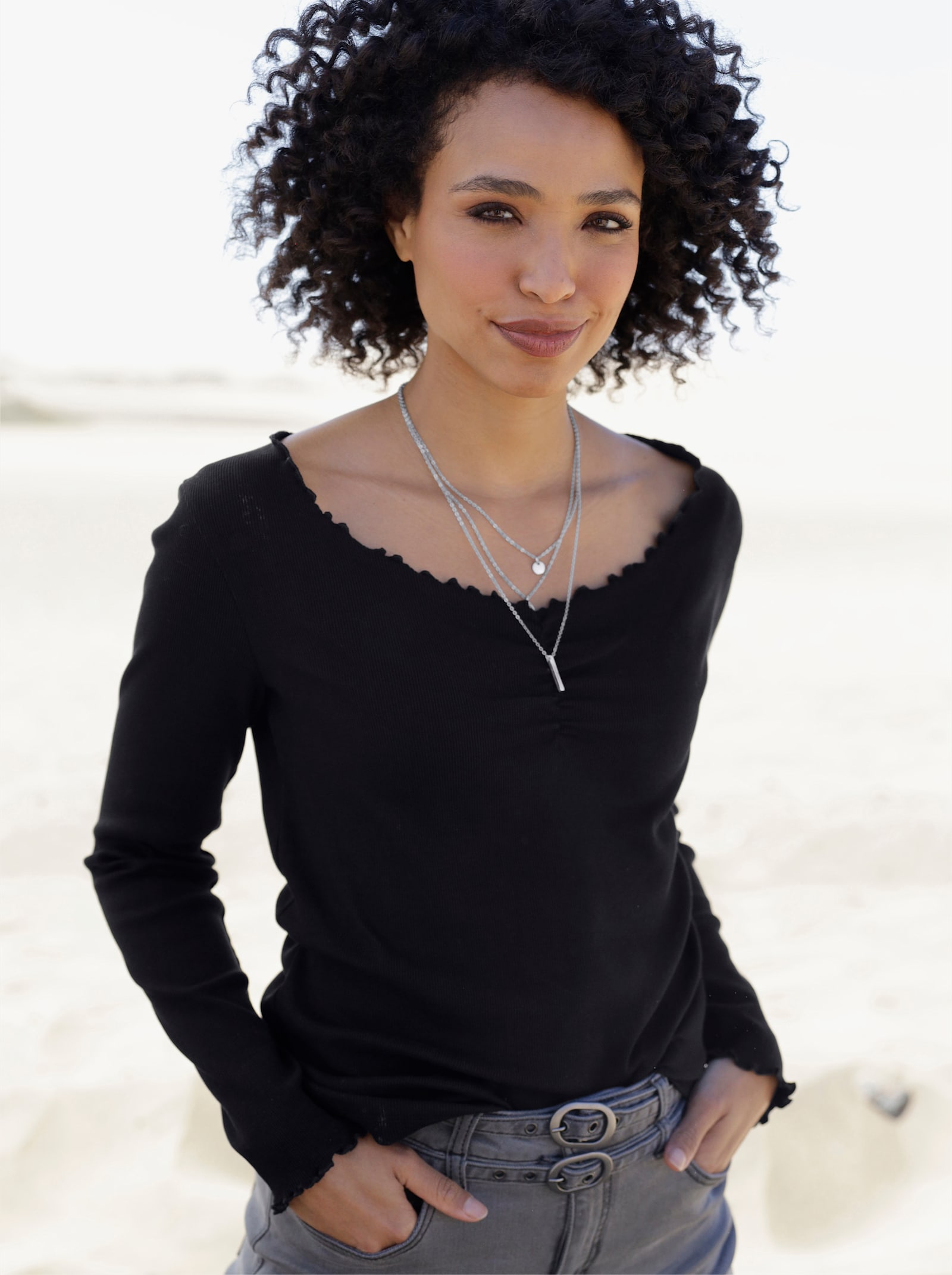 heine Langarmshirt mit Wellenabschlüssen - schwarz