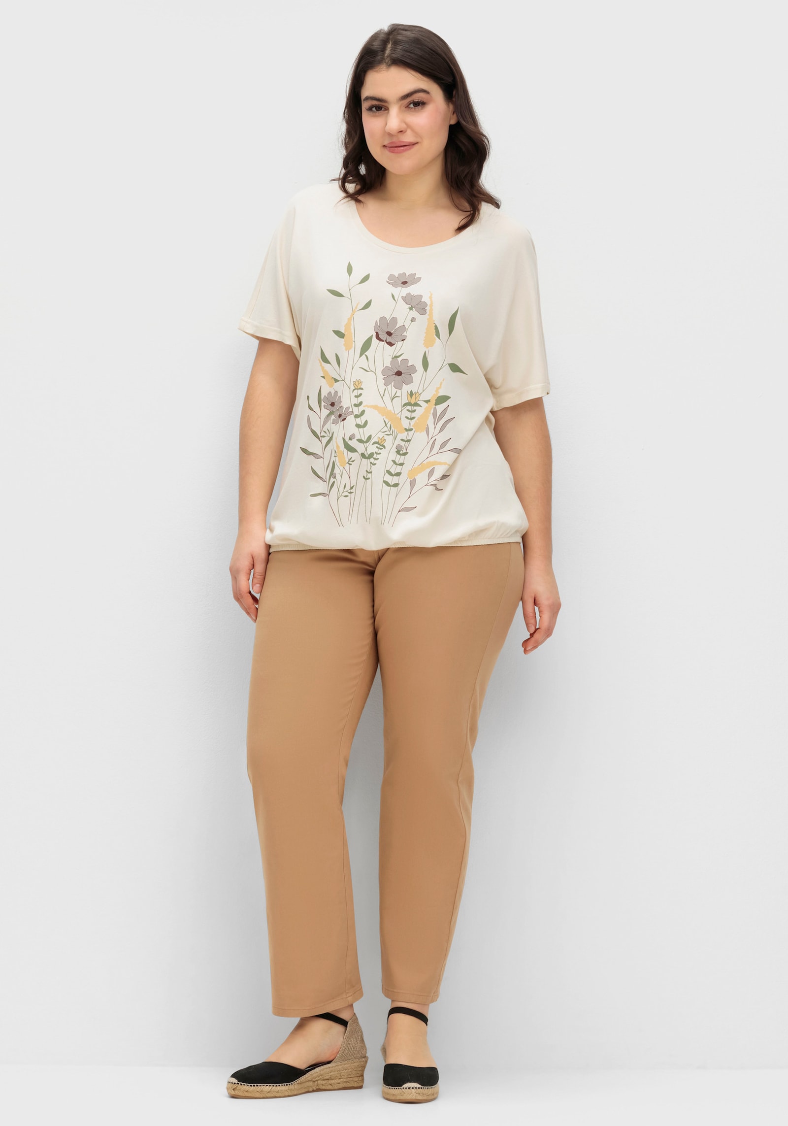 T-Shirt mit Blumen-Druck im Vorderteil - champagner