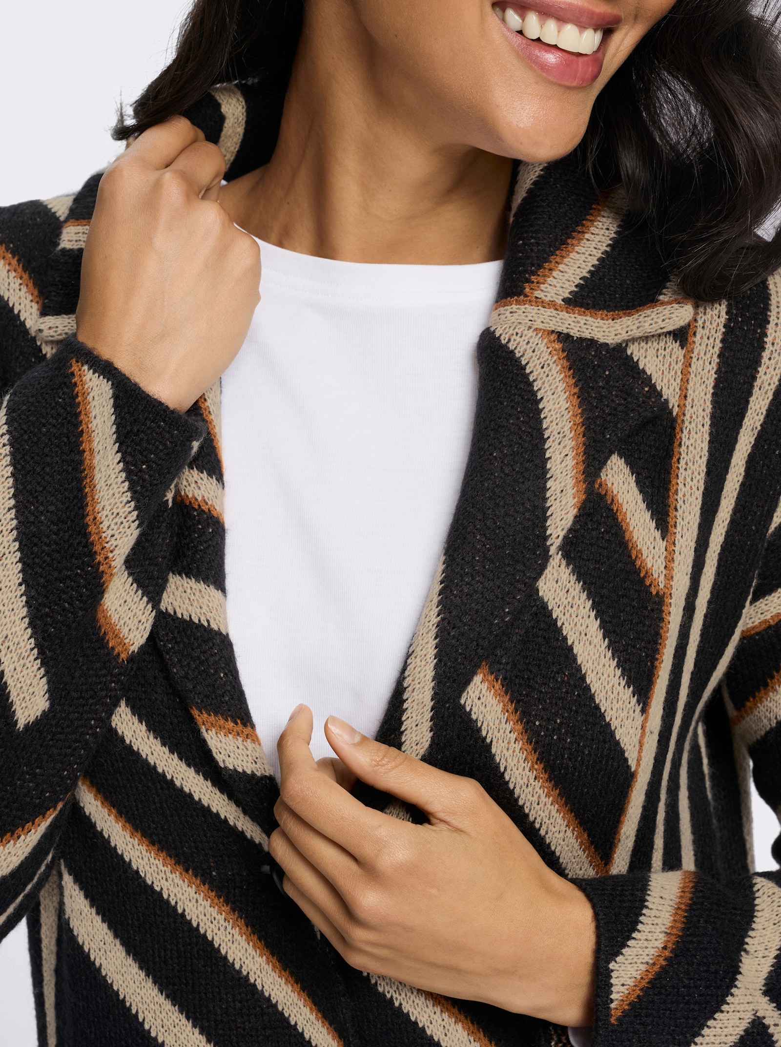 Longstrickjacke mit grafischem Jacquardmuster - schwarz-beige-gemustert