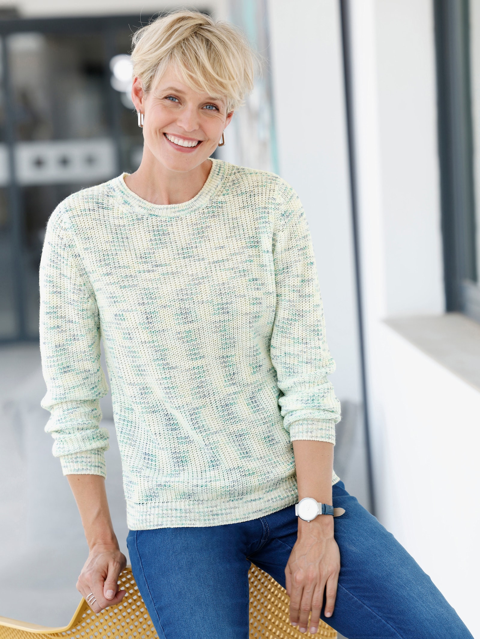 Pulóver s okrúhlym výstrihom v melanžovom vzhľade - Pist.-svetlobéž. vzorovaná