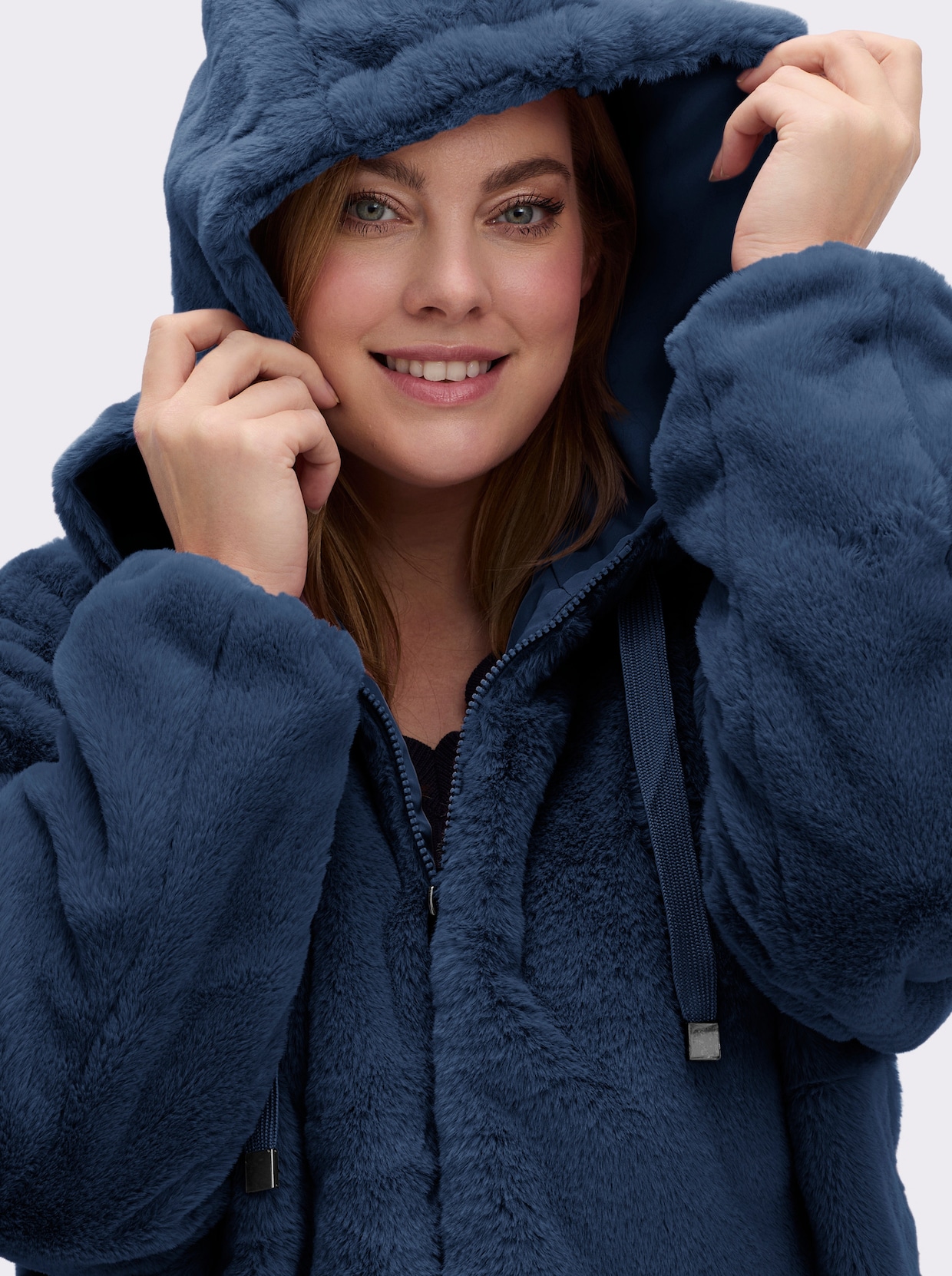 Fellimitatjacke mit Gummizug an Ärmeln und Saum - dunkelblau