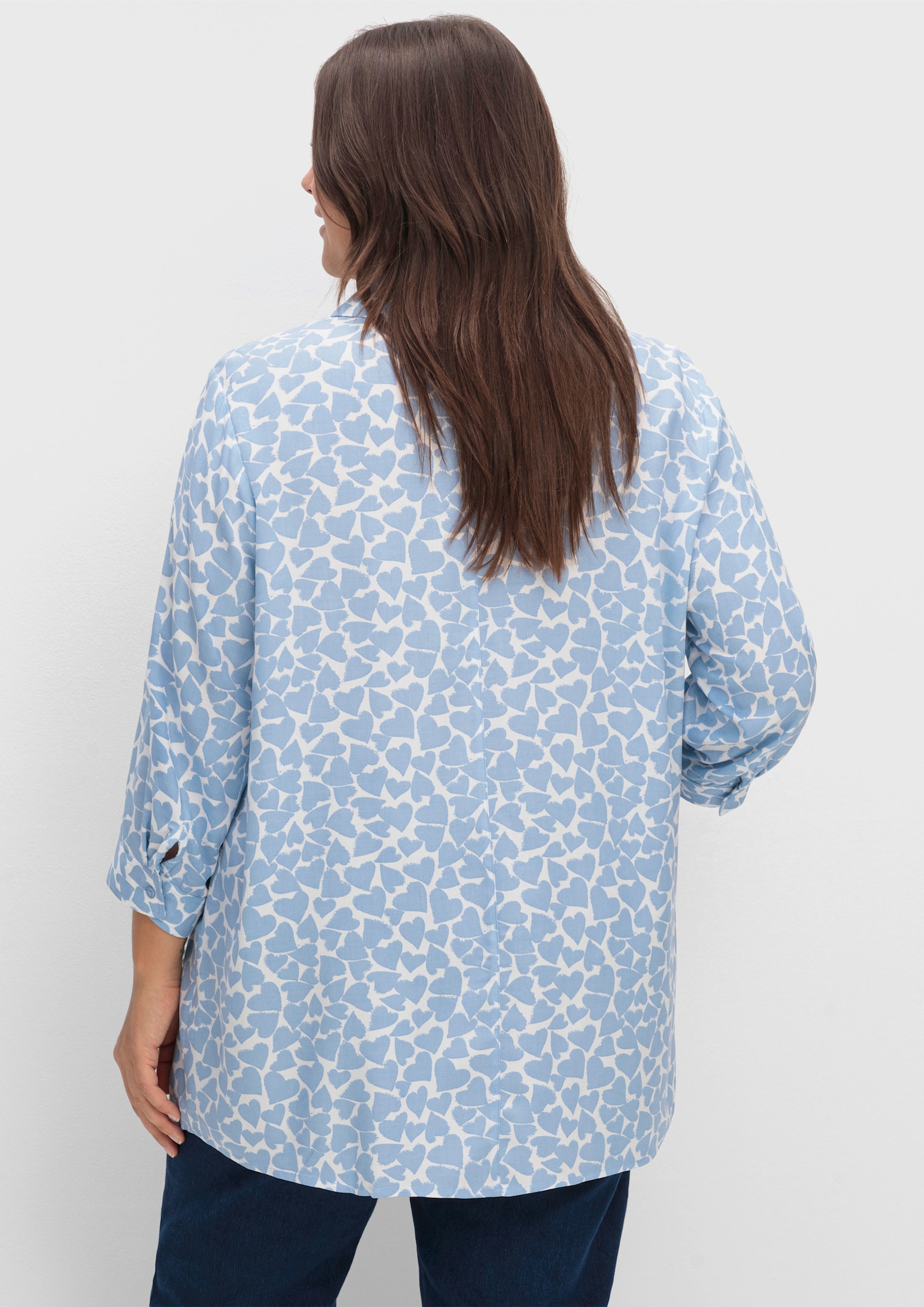 Longbluse im Herz-Dessin, reine Viskose - weiß-bleu-gemustert