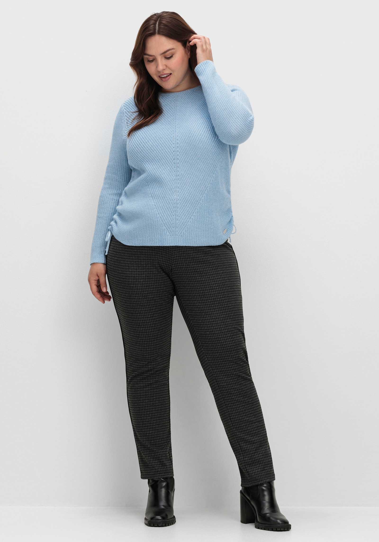 Rundhalspullover mit Kordeldurchzug am Saum - eisblau-ecru-meliert