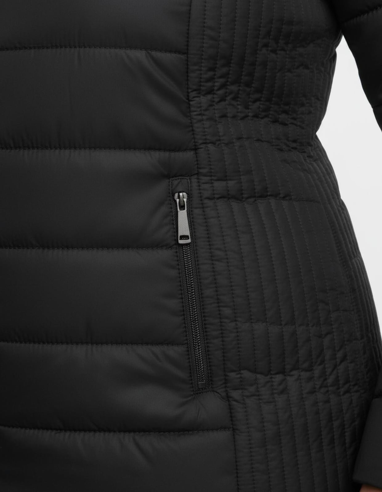 Steppjacke mit seitlicher Längs-Steppung - schwarz