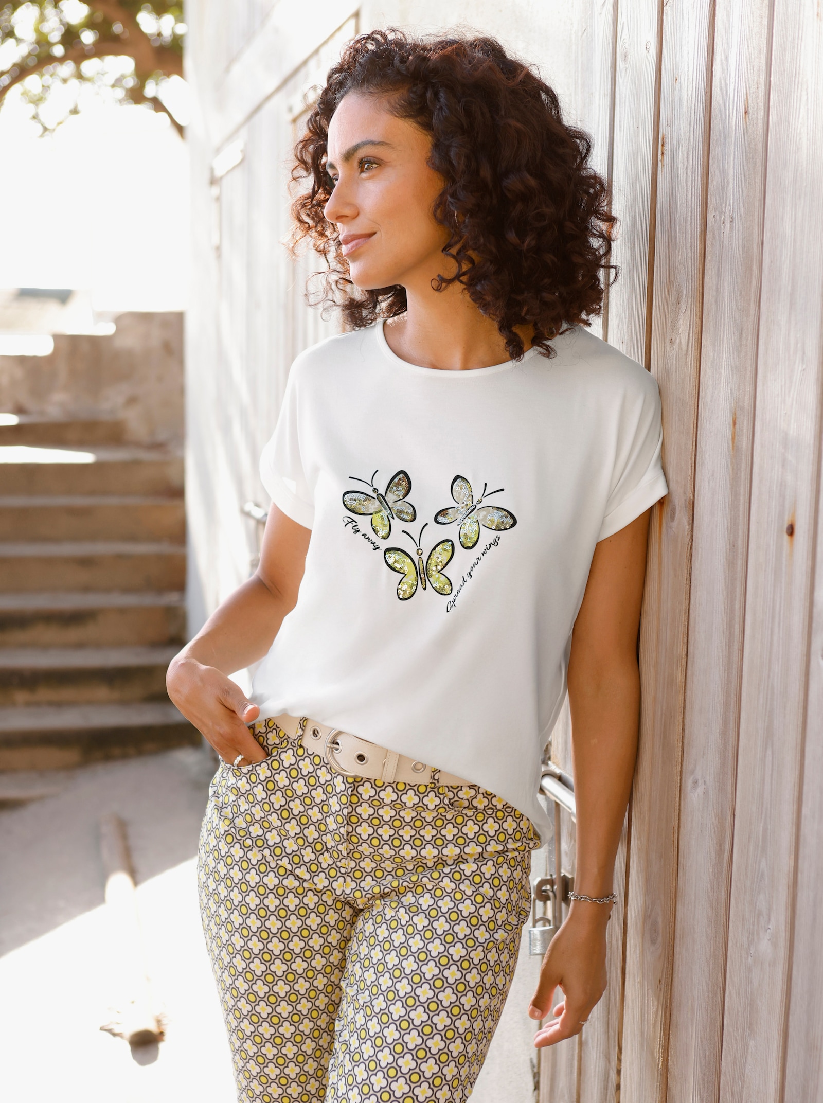 Rundhalsshirt mit Pailletten-Verzierung - ecru