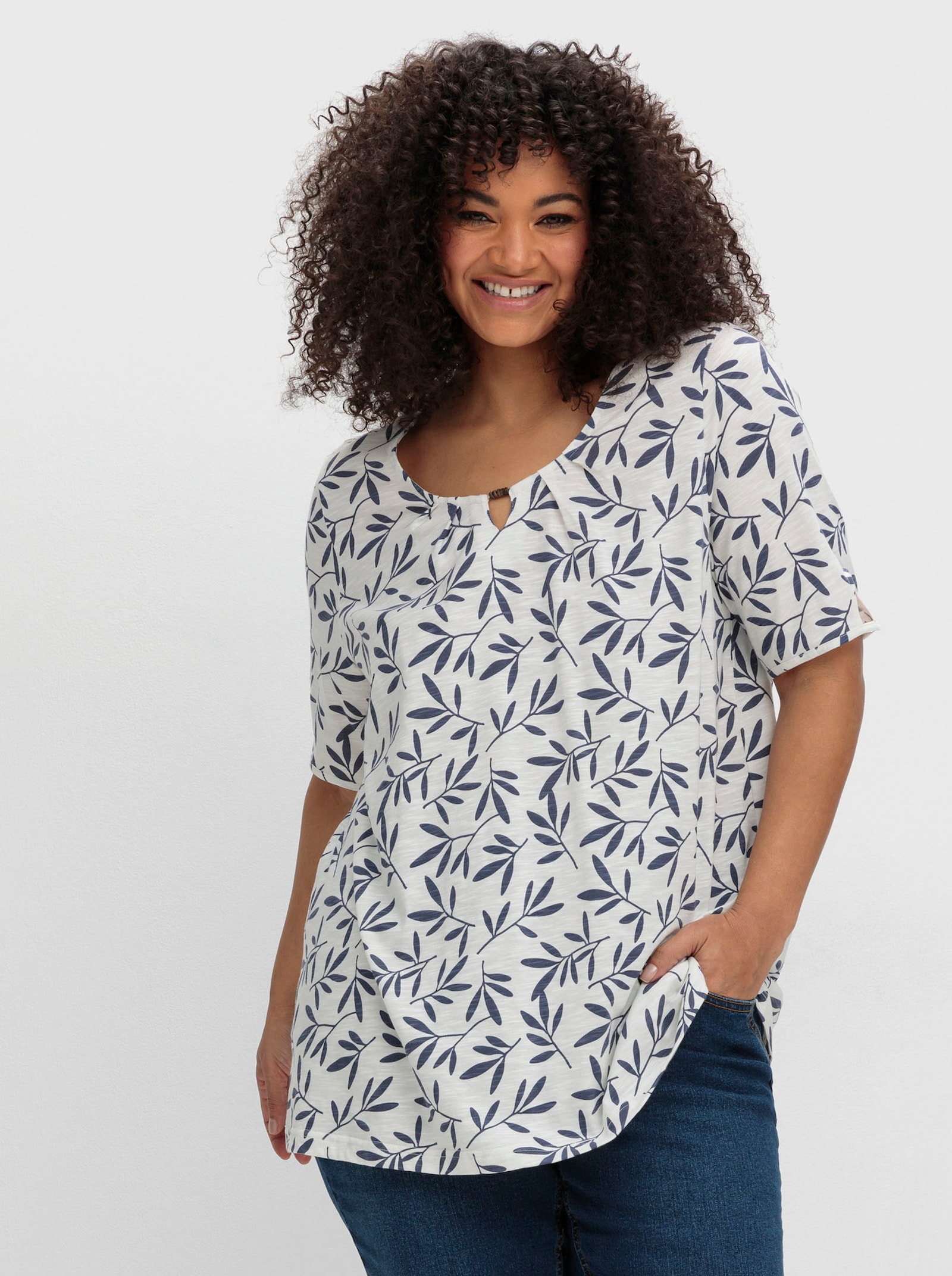 sheego Shirt met korte mouwen in A-lijn - ecru gedessineerd