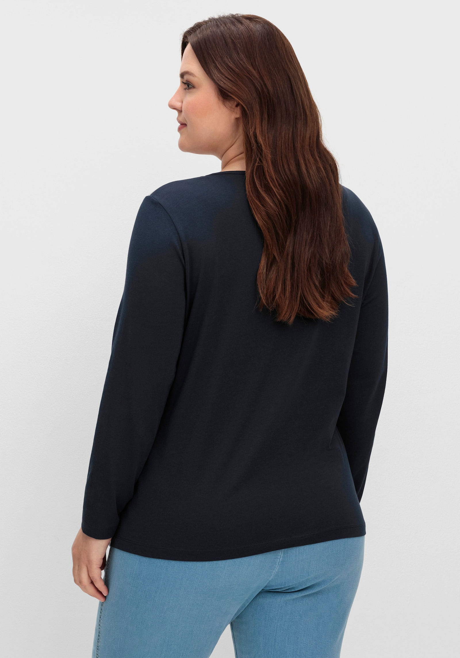 Langarmshirt mit grafischem Muster vorne - marine-gestreift