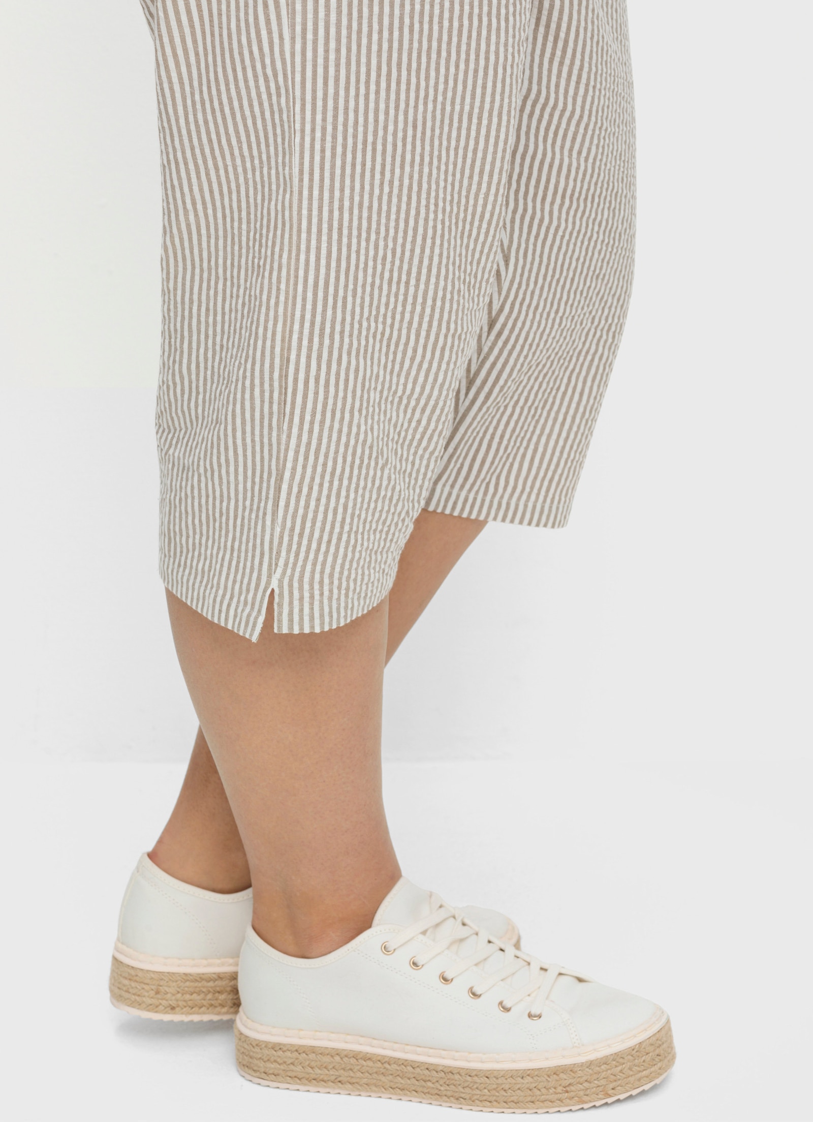 Caprihose aus Seersucker, gestreift - taupe-gestreift