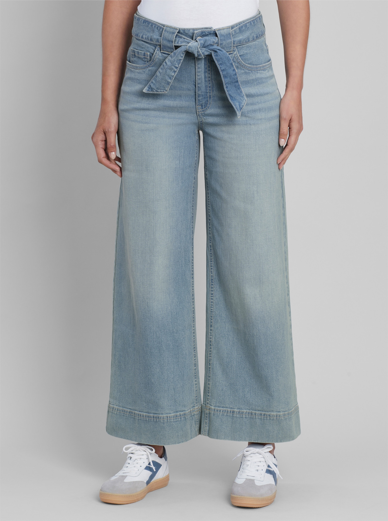 heine 5-Pocket-Jeans mit Bindegürtel - blue-bleached