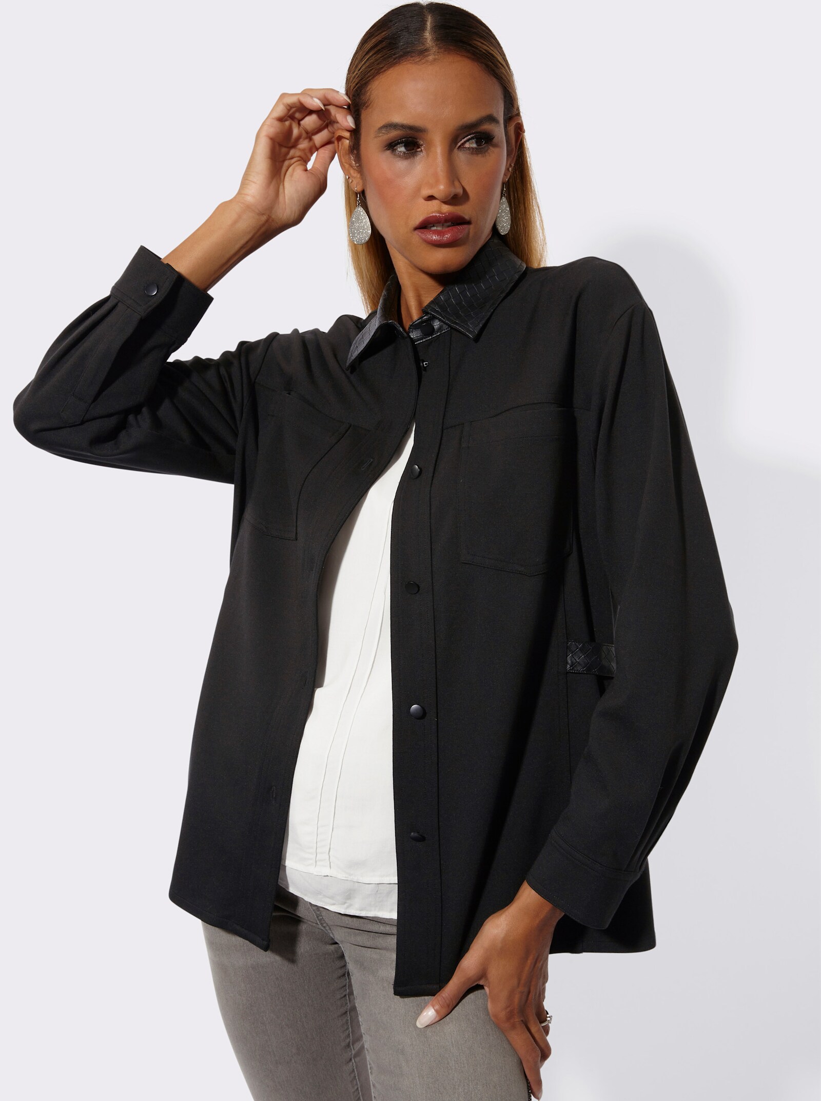 Shirtjacke mit seitlichem Riegel in Flecht-Optik - schwarz