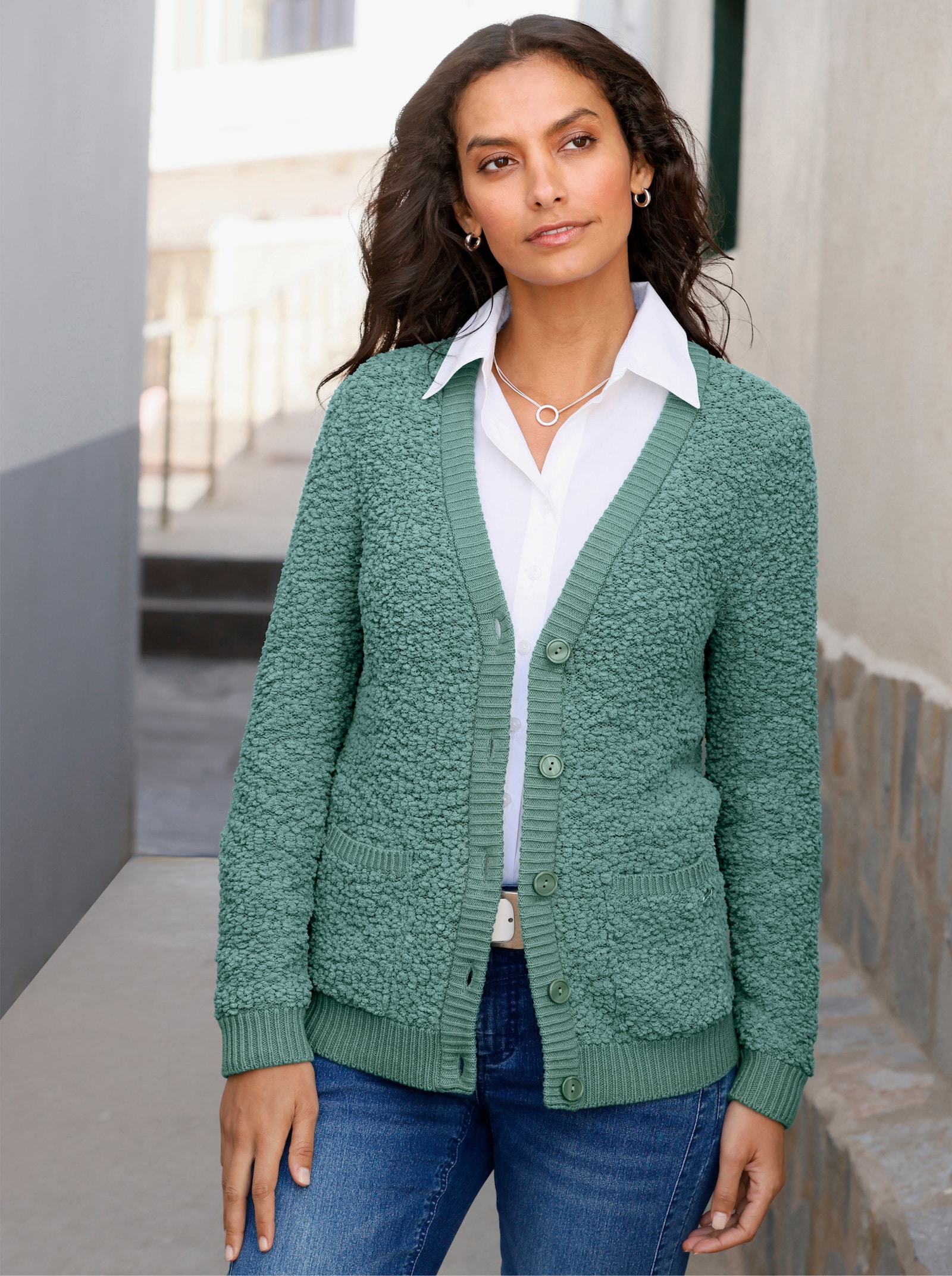 Strickjacke aus Popcorn-Garn - jade