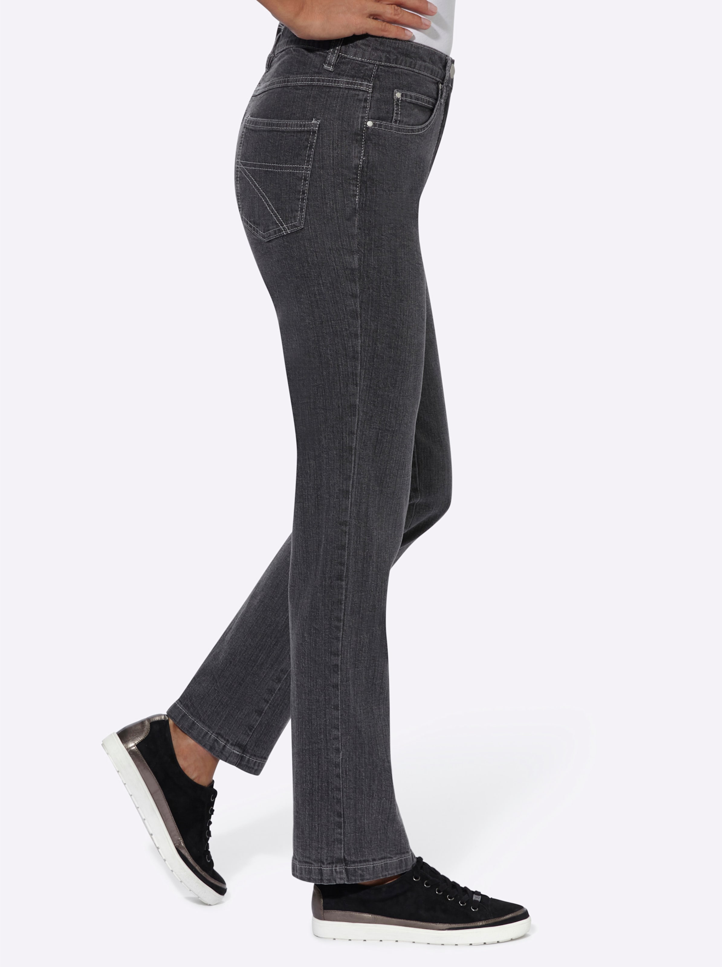 Pocket  günstig Kaufen-5-Pocket-Jeans in anthrazit-denim von heine. 5-Pocket-Jeans in anthrazit-denim von heine <![CDATA[Sitzt super dank Baumwoll-Stretch: Klassische 5-Pocket Jeans mit stiltypischen Kontrastnähten. Rückwärtiger Sattel für die optimale Passform. Fußweite c