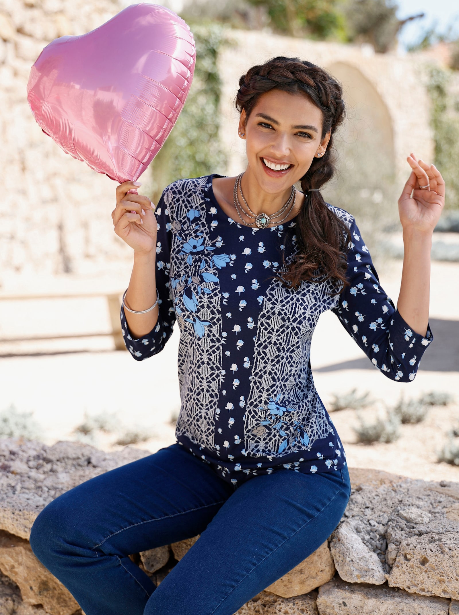 Rundhalsshirt in 2-in-1-Optik - marine-champagner-bedruckt