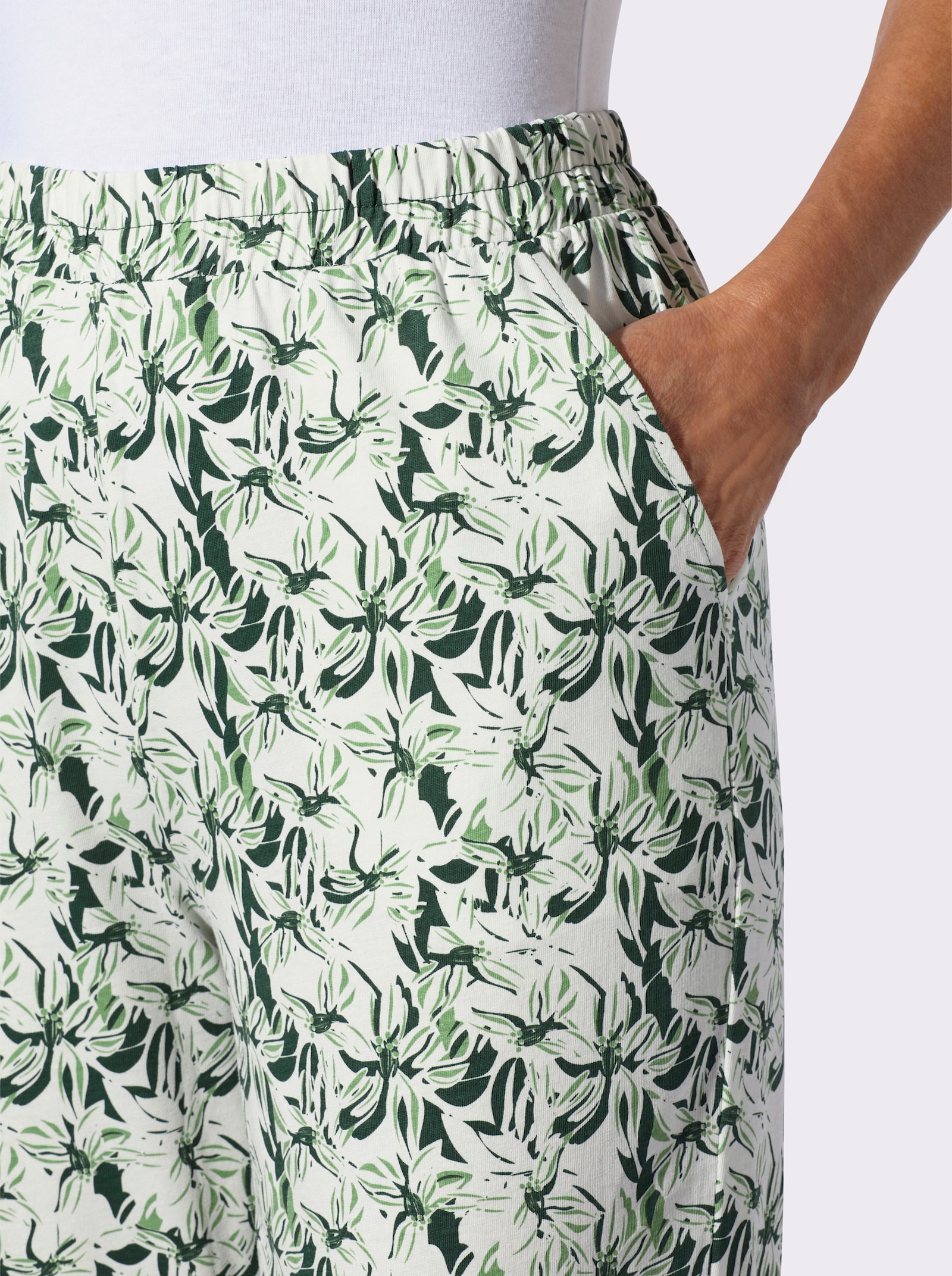 Freizeithose im Blumen-Dessin - ecru-moos-bedruckt