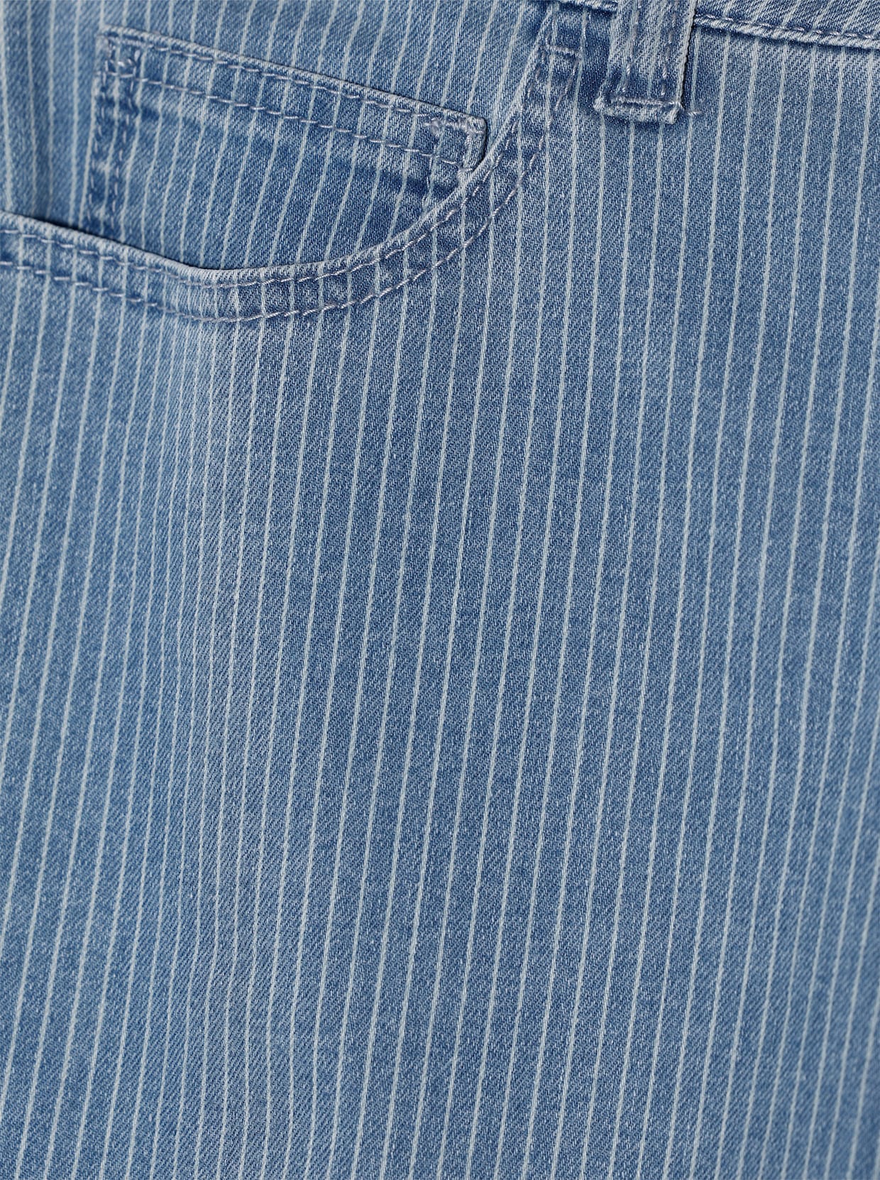 Jeans im Streifen-Dessin - blue-bleached-gestreift