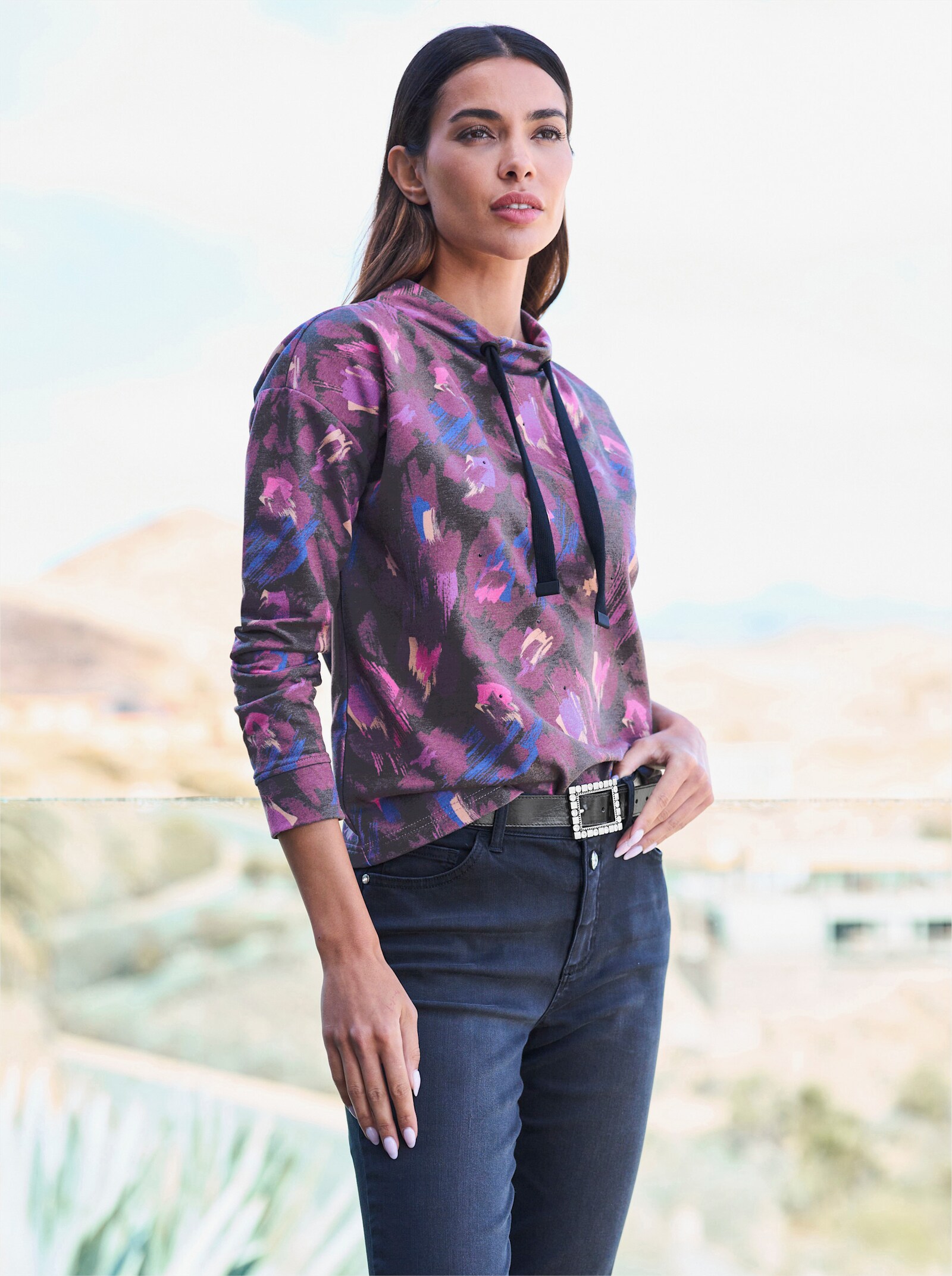 heine Sweatshirt mit halsfernem Stehkragen - camel-lila-bedruckt