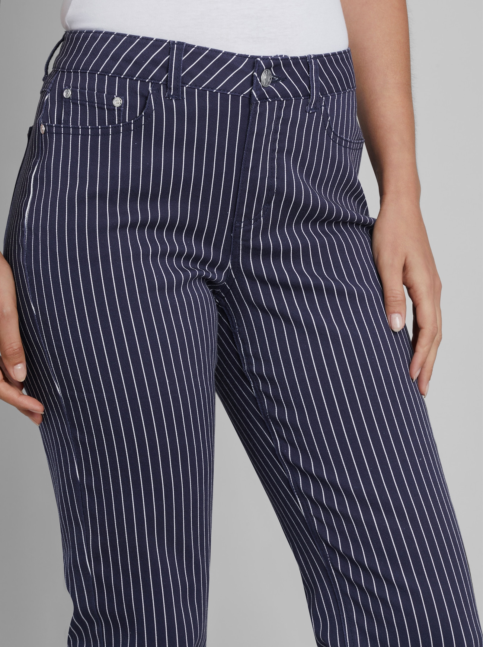 heine 5-Pocket-Hose mit Nadelstreifen - marine-ecru-gestreift