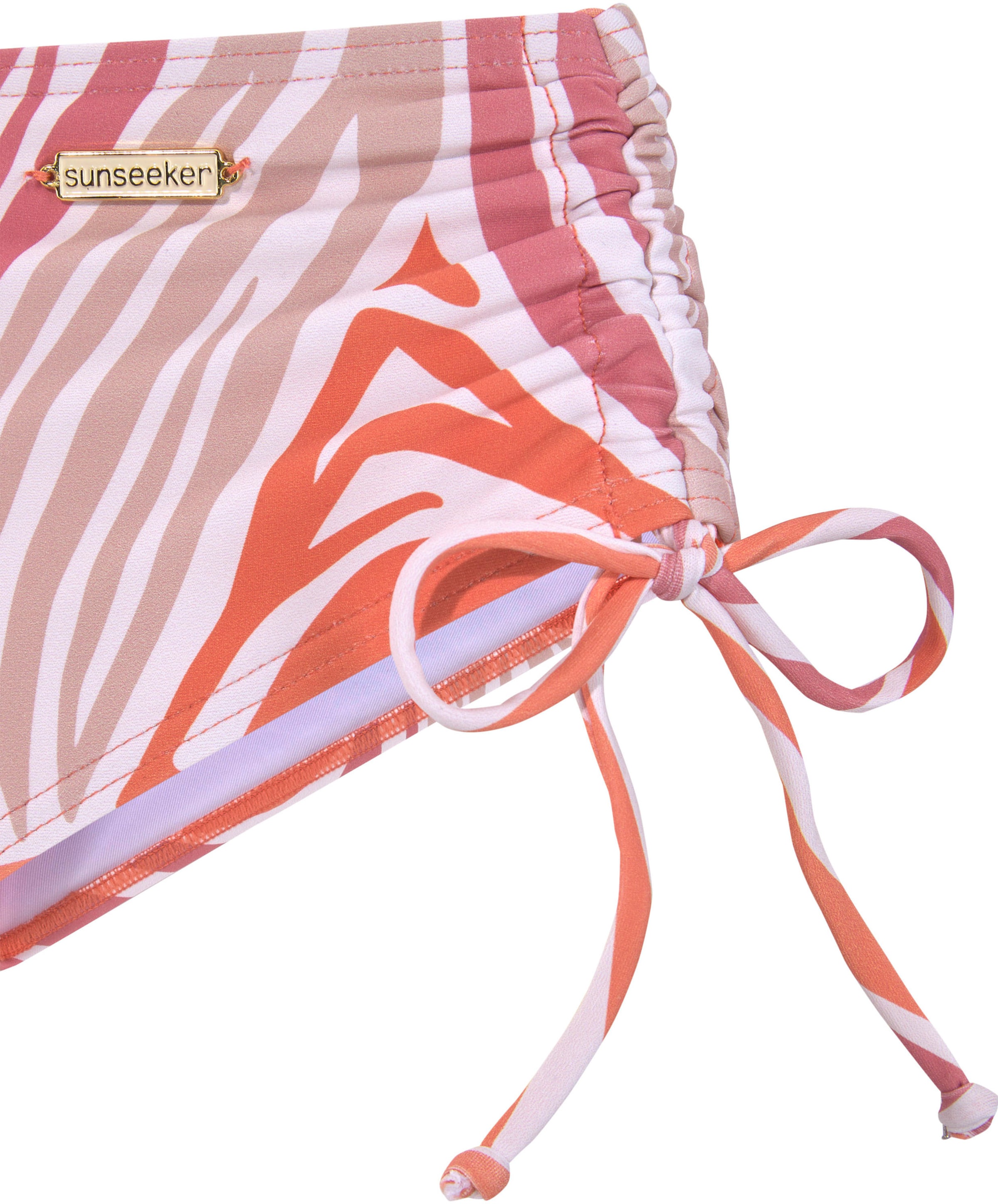 Soft 1 günstig Kaufen-Bikini-Hose in weiß-rose-orange von Sunseeker. Bikini-Hose in weiß-rose-orange von Sunseeker <![CDATA[Obermaterial: 84% Polyamid, 16% Elasthan. Futter: 92% Polyester, 8% Elasthan. Softe Microfaser. Mit sommerlichem Animalprint. Etwas höher gesc