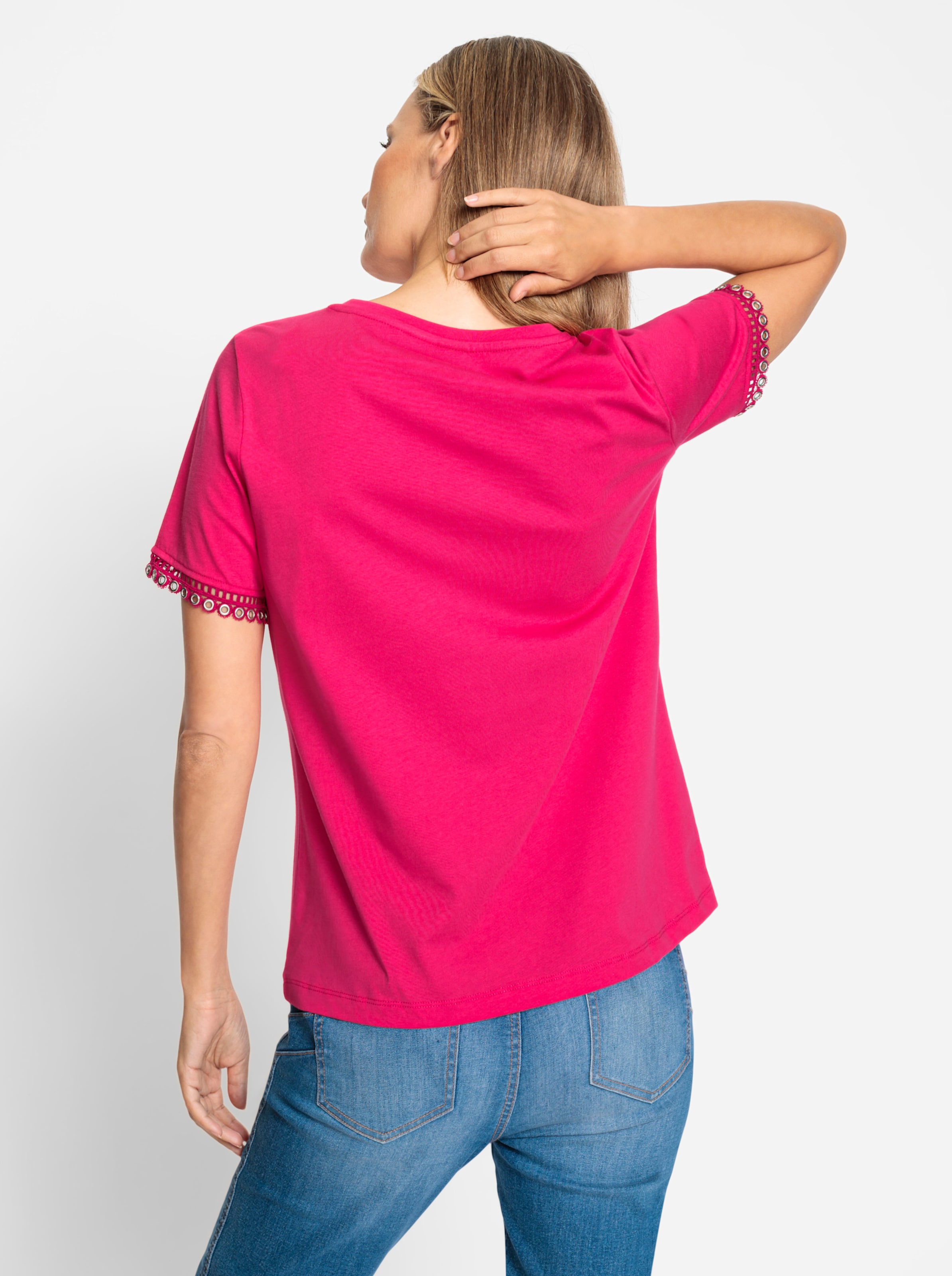 aus Metall günstig Kaufen-Shirt in pink von heine. Shirt in pink von heine <![CDATA[Shirt Basic-Style mit modischen Akzenten, mit Metallösen und Spitzenbesatz am Kurzarm. Mit Rundhals-Ausschnitt, Unterstützt die Initiative Cotton made in Africa.]]>. 