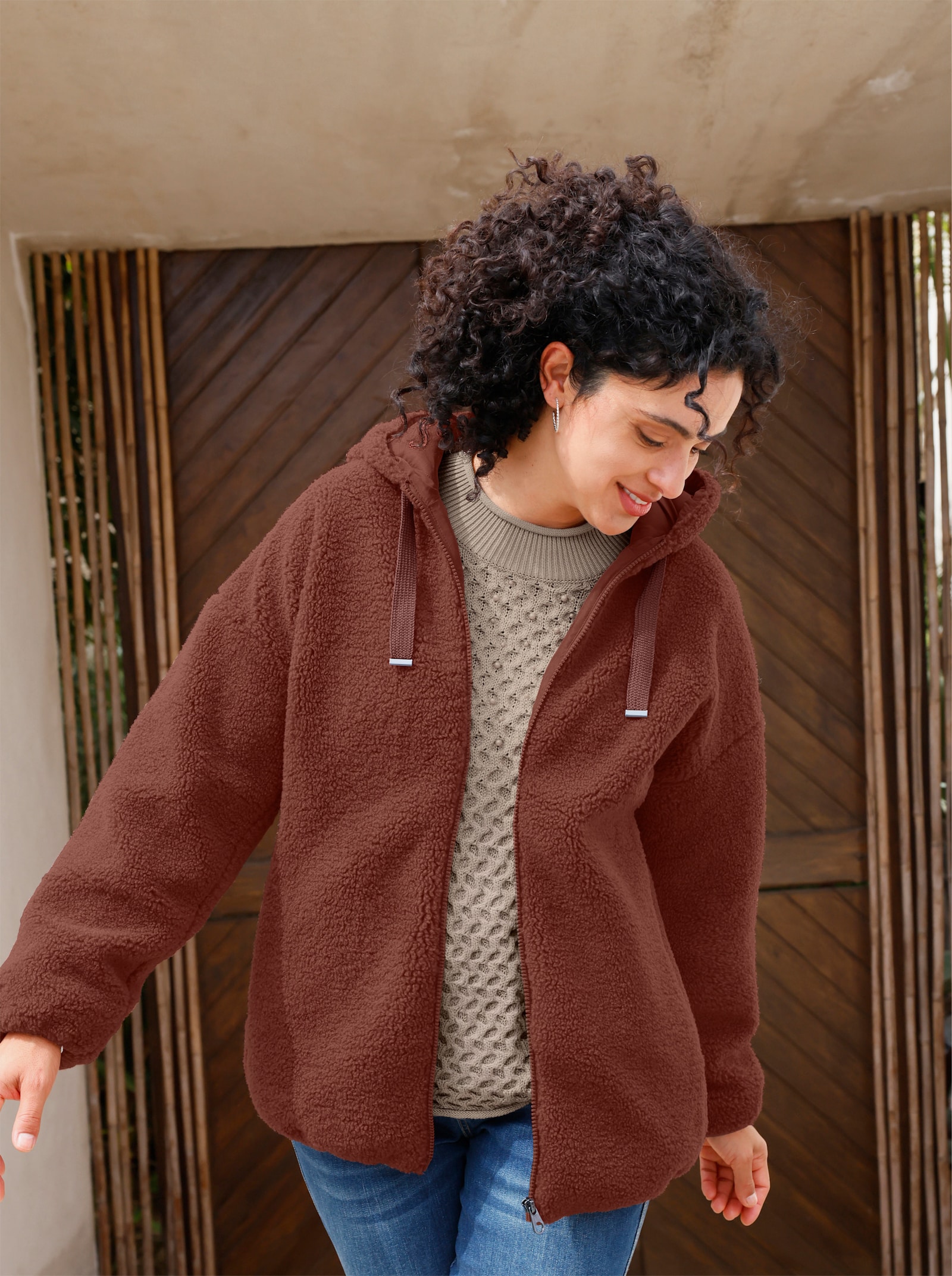 Teddyjacke mit weitenregulierbarer Kapuze - rotbraun