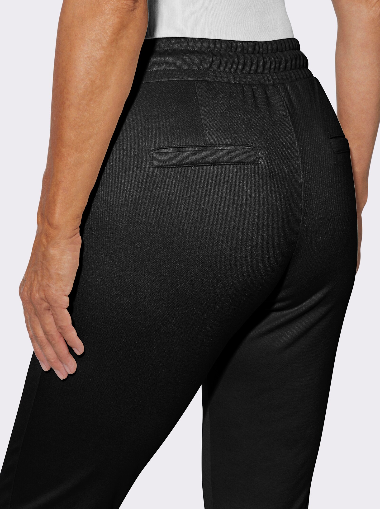 Jogg Pants mit Rundum-Dehnbund - schwarz