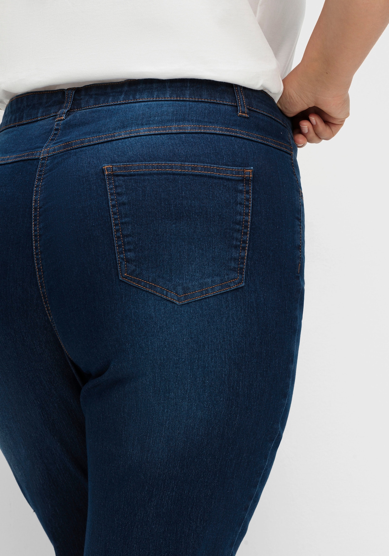 High-waist-Jeans mit innenliegendem Dehnbund - dark blue