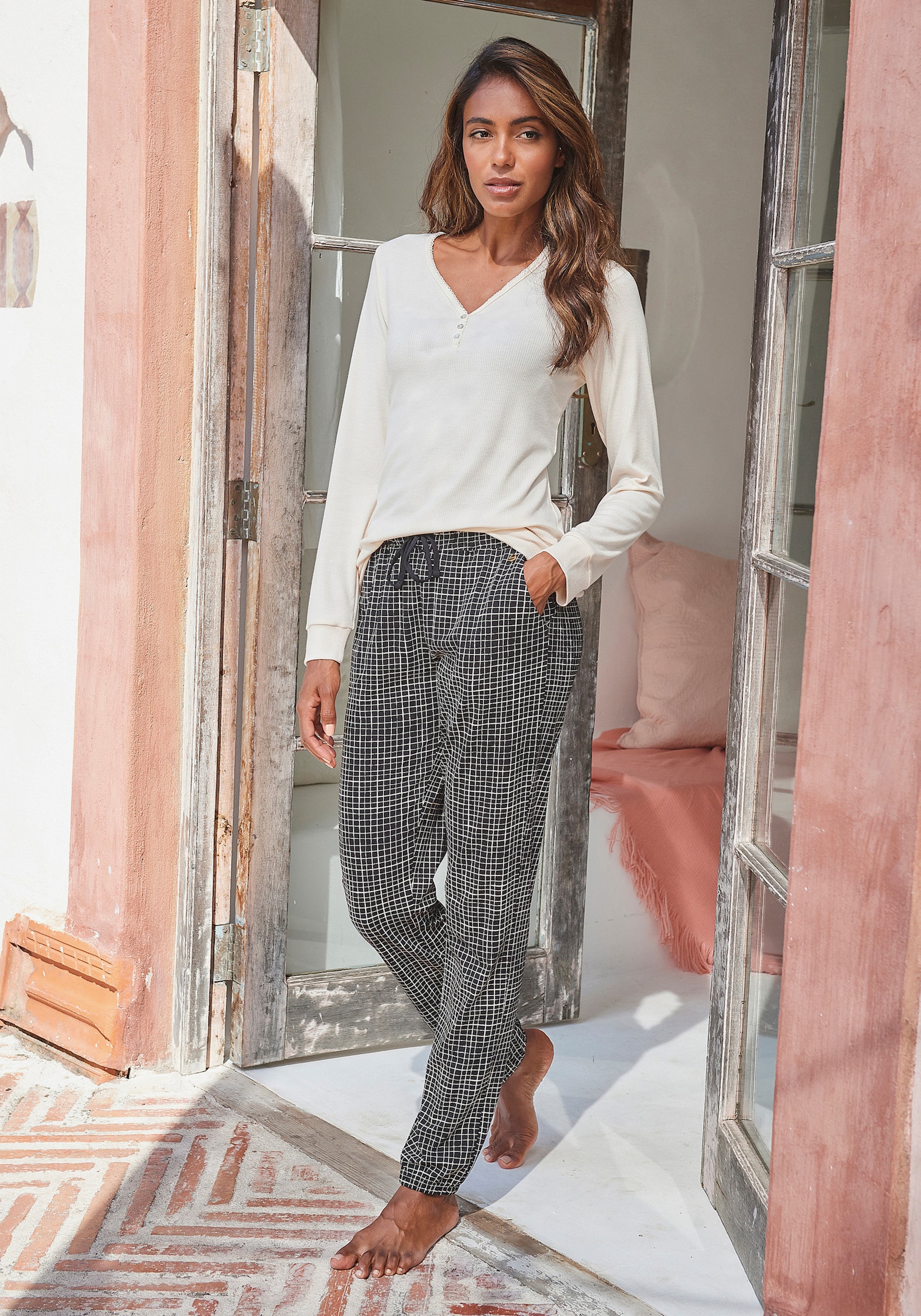 LASCANA Pyjama - nude-schwarz-kariert