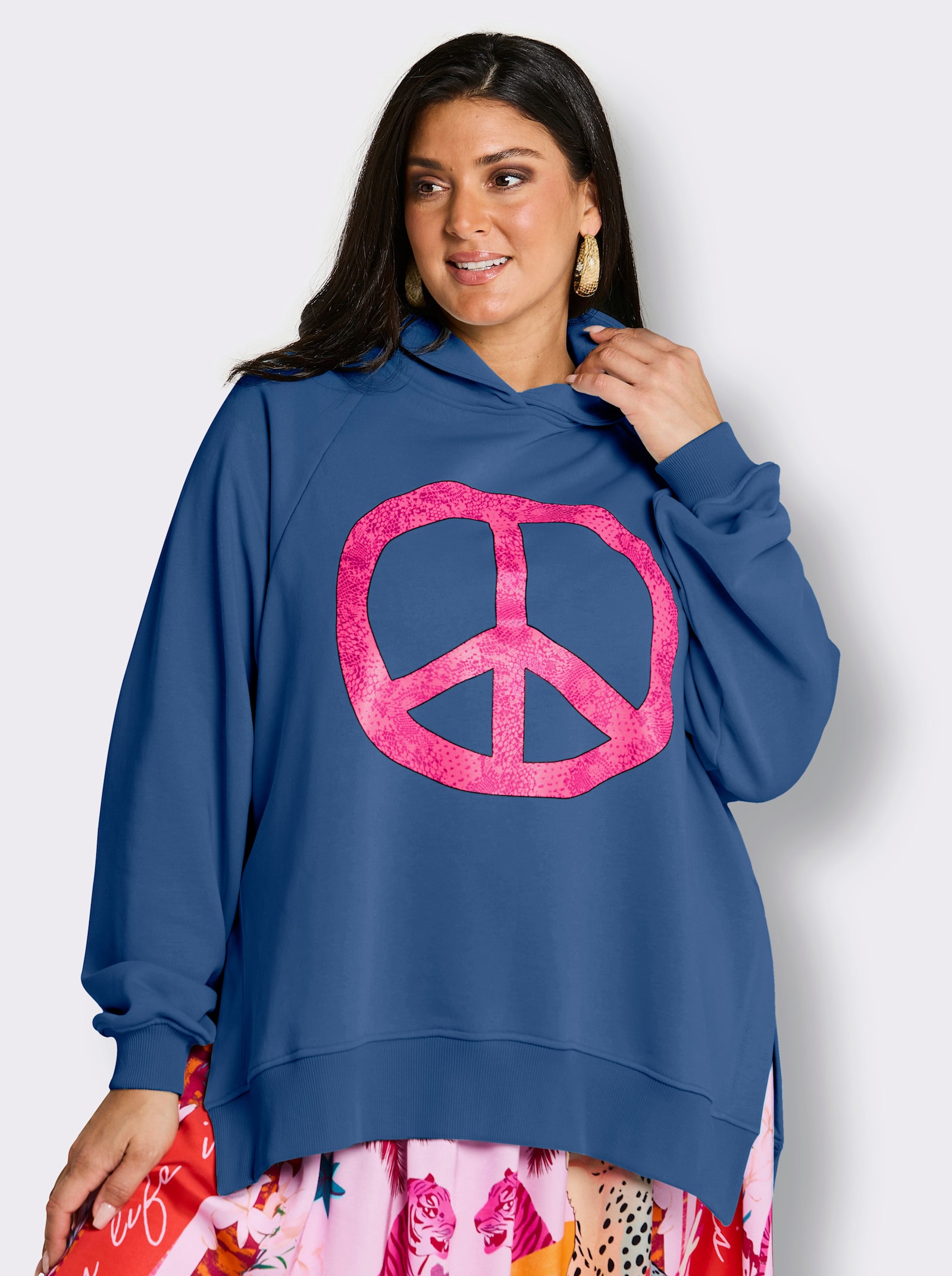 sheego loves miss goodlife Kapuzensweatshirt mit Neon-Print vorn - royalblau-pink-bedruckt