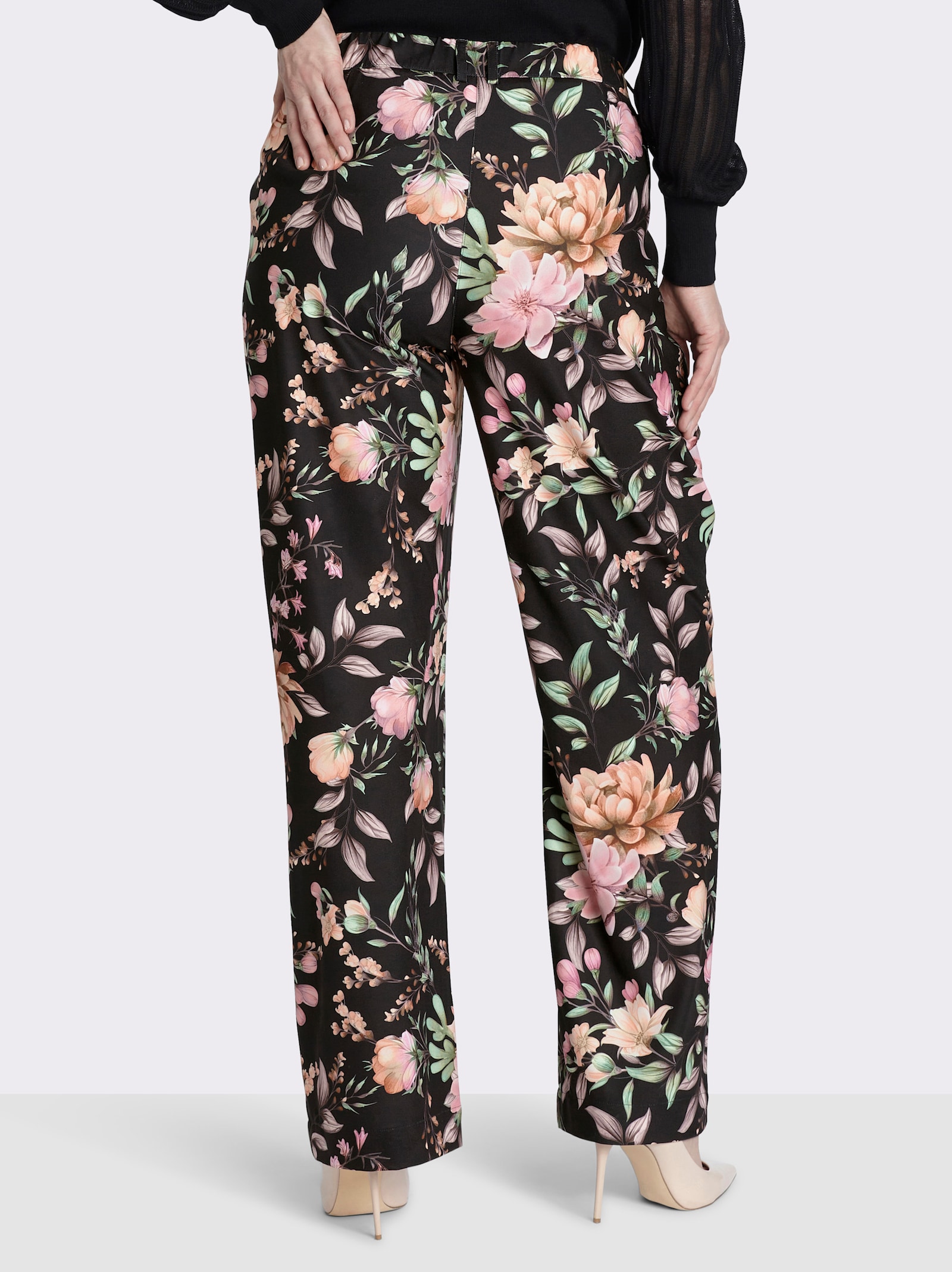 sheego Hose mit floralem Alloverdruck - schwarz-rosenholz-bedruckt