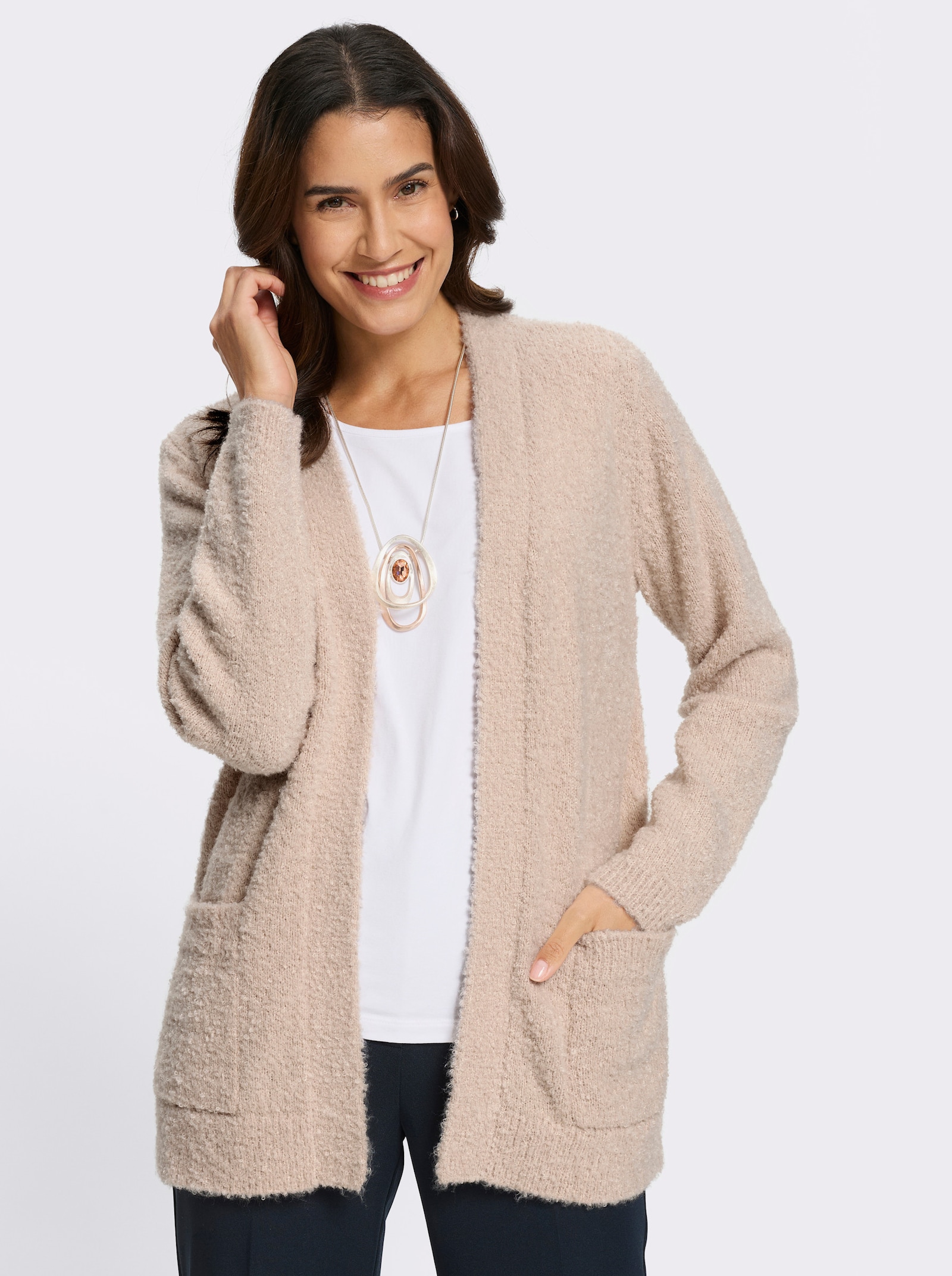 Strickjacke aus flauschigem Bouclé-Garn - elfenbein