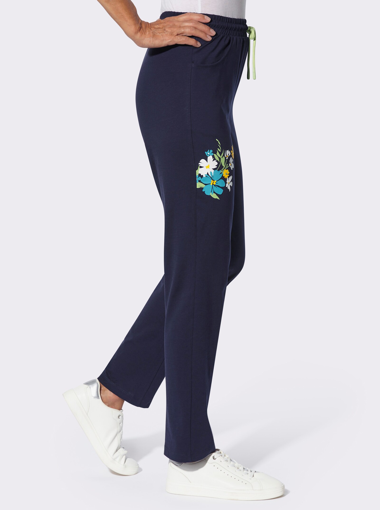 Freizeithose mit platziertem Blumen-Print - marine