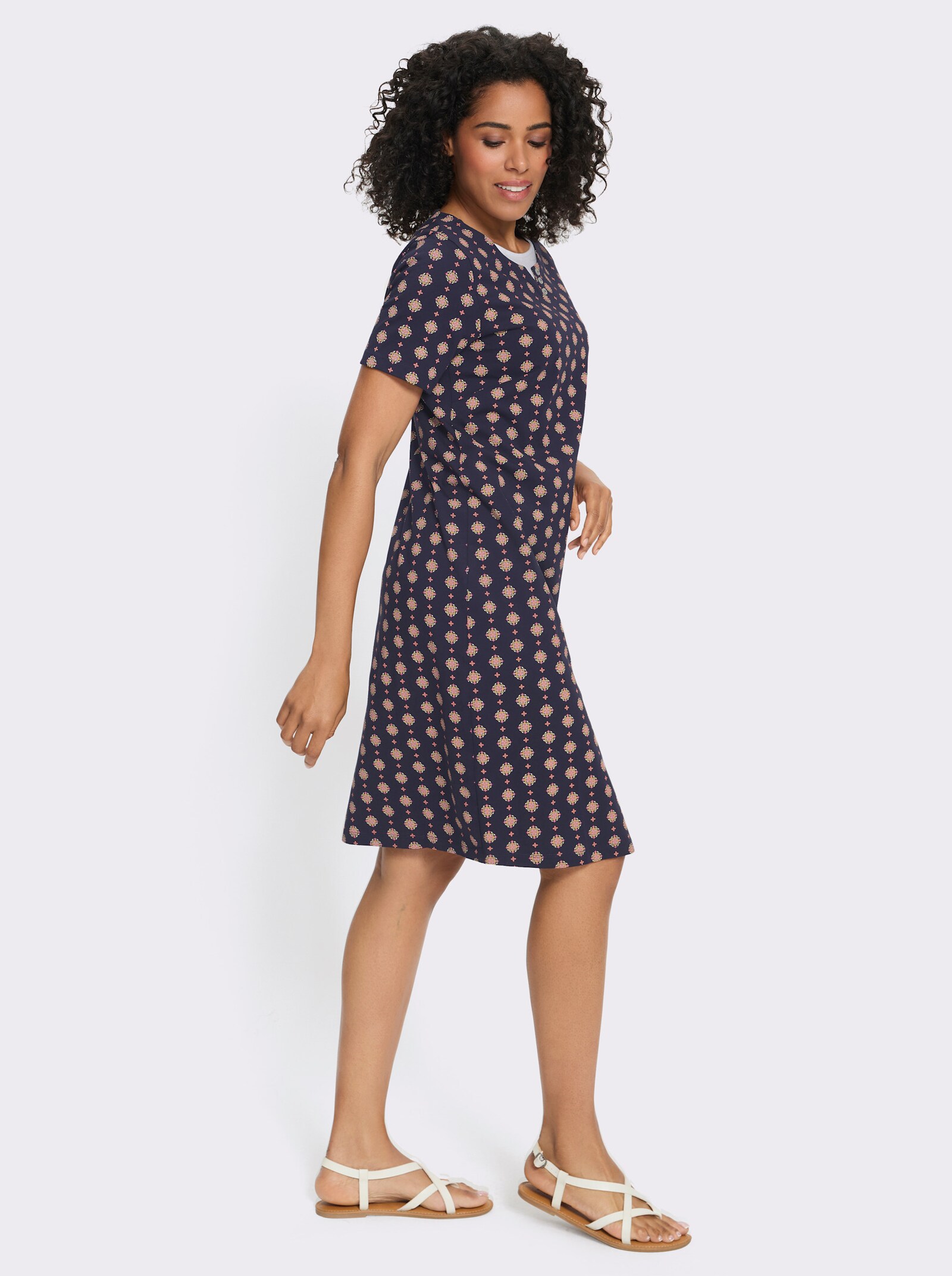 Jerseykleid mit einfarbigem Einsatz am Ausschnitt - marine-magenta-bedruckt