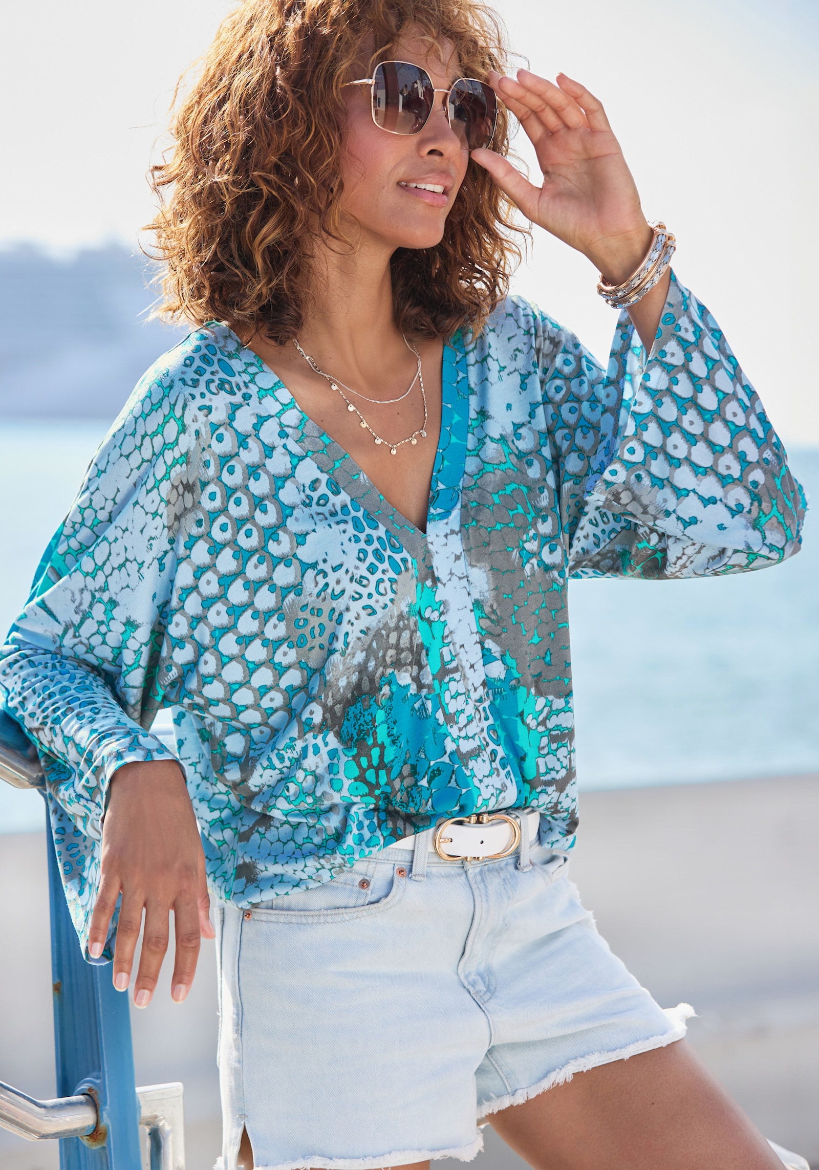 Buffalo Fledermausshirt - blau bedruckt