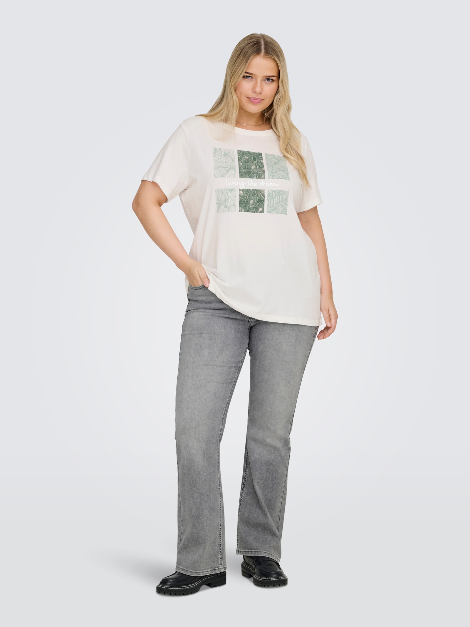 ONLY CARMAKOMA Kurzarmshirt - cloud dancer print:living the dream